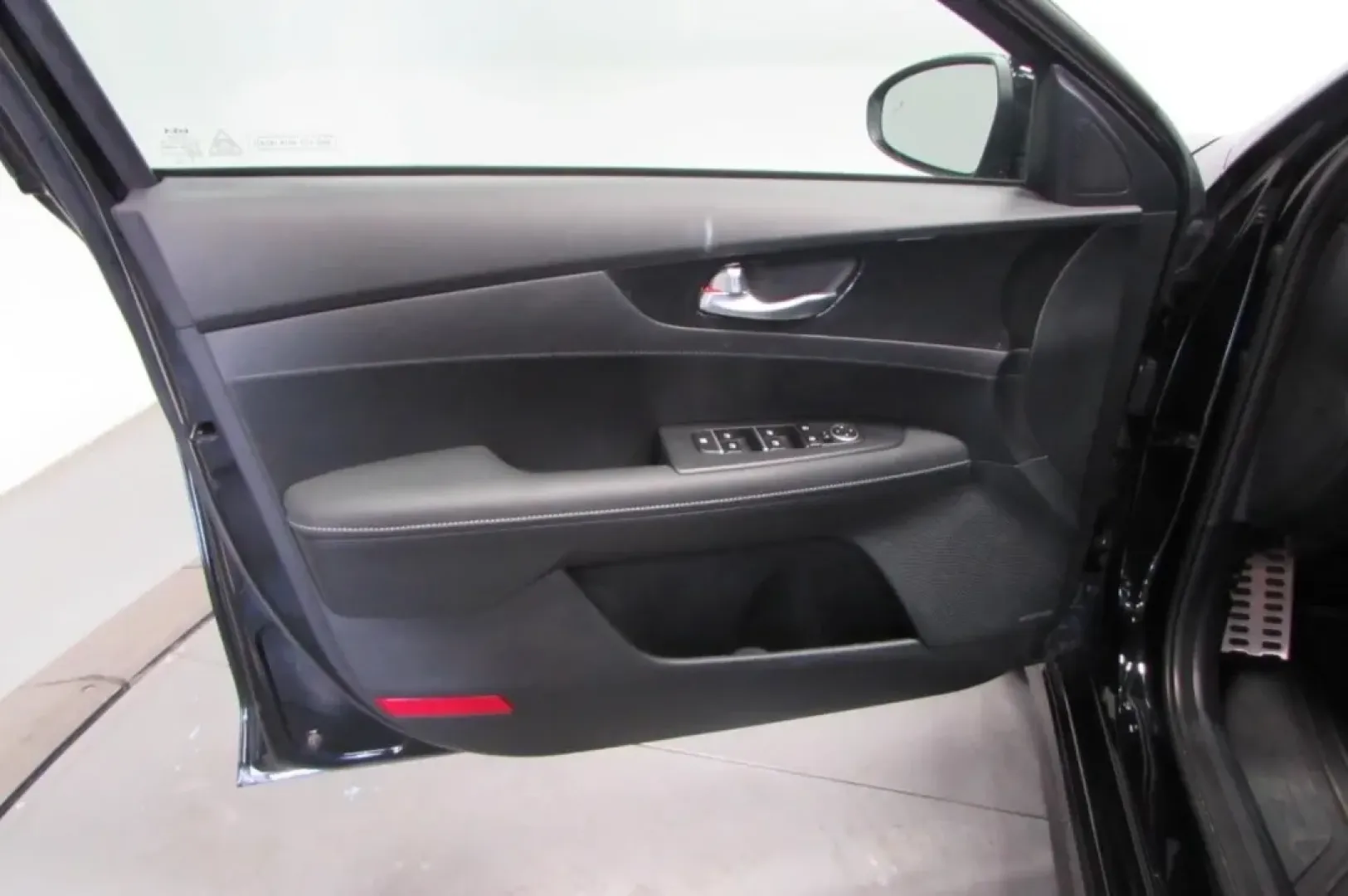 2024 /Black Kia Forte GT-Line (3KPF54AD8RE) with an Other engine, Automatic transmission, located at 12836 Highway 21, De Soto, MO, 63020, (636) 337-7777, 38.151867, -90.575615 - Discover your next adventure with the eye-catching 2024 Kia Forte GT-Line, perfect for those who value style, efficiency, and comfort in their daily drive. Whether you're commuting to work, running errands, or planning a weekend getaway, this sleek four-door sedan is designed to elevate your lifesty - Photo#9
