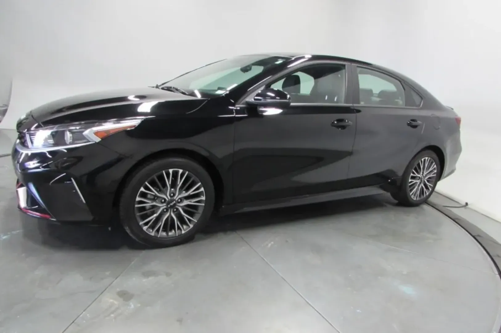 2024 /Black Kia Forte GT-Line (3KPF54AD8RE) with an Other engine, Automatic transmission, located at 12836 Highway 21, De Soto, MO, 63020, (636) 337-7777, 38.151867, -90.575615 - Discover your next adventure with the eye-catching 2024 Kia Forte GT-Line, perfect for those who value style, efficiency, and comfort in their daily drive. Whether you're commuting to work, running errands, or planning a weekend getaway, this sleek four-door sedan is designed to elevate your lifesty - Photo#5
