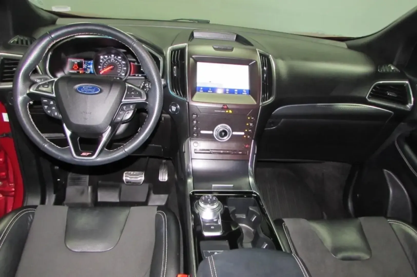 2020 /Ebony Ford Edge ST (2FMPK4AP5LB) with an Other engine, Automatic transmission, located at 12836 Highway 21, De Soto, MO, 63020, (636) 337-7777, 38.151867, -90.575615 - Are you ready to elevate your everyday driving experience? Whether you're commuting to work, shuttling the kids to school, or heading out for weekend adventures, the 2020 Ford Edge ST AWD is the versatile SUV that fits seamlessly into your lifestyle. With its impressive blend of power, technology, a - Photo#20