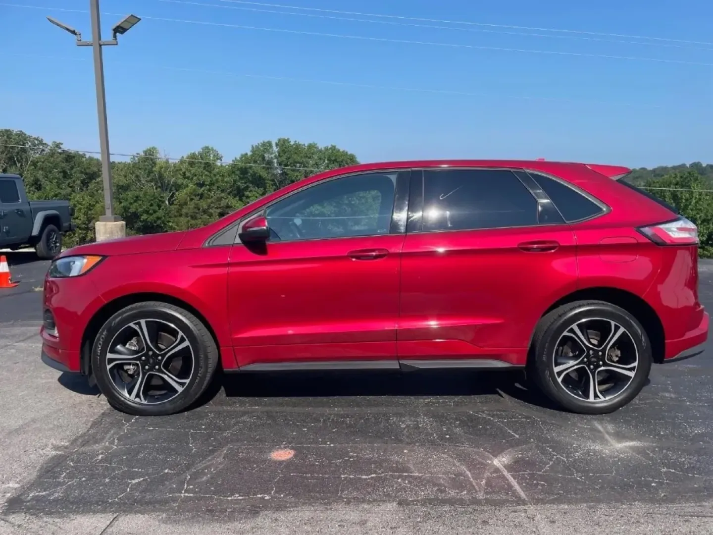 2020 /Ebony Ford Edge ST (2FMPK4AP5LB) with an Other engine, Automatic transmission, located at 12836 Highway 21, De Soto, MO, 63020, (636) 337-7777, 38.151867, -90.575615 - Are you ready to elevate your everyday driving experience? Whether you're commuting to work, shuttling the kids to school, or heading out for weekend adventures, the 2020 Ford Edge ST AWD is the versatile SUV that fits seamlessly into your lifestyle. With its impressive blend of power, technology, a - Photo#29