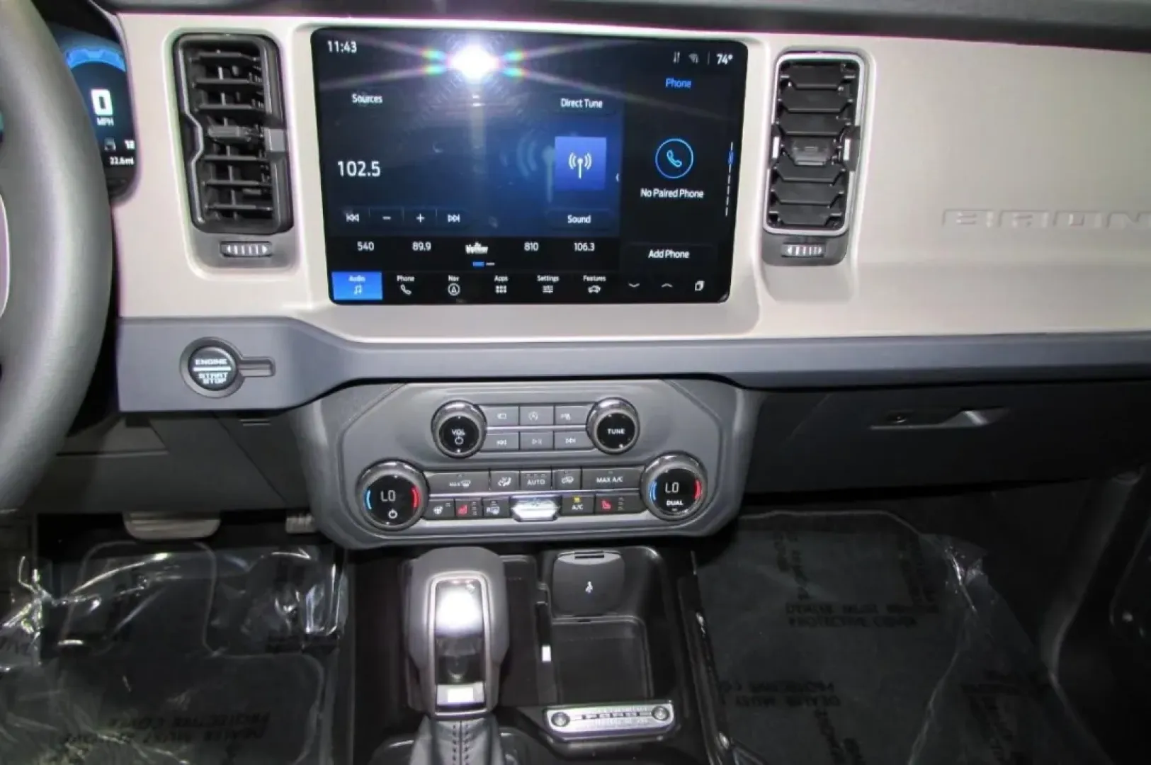 2025 /Black Onyx Ford Bronco Outer Banks (1FMEE8BP9SL) with an 2.7L V6 engine, Automatic transmission, located at 12836 Highway 21, De Soto, MO, 63020, (636) 337-7777, 38.151867, -90.575615 - Adventure awaits with the 2025 Ford Bronco Outer Banks, an SUV designed for those who crave the thrill of exploration while ensuring family comfort and safety. Imagine hitting the open road for a weekend getaway or tackling rugged terrains during your outdoor escapades. Whether you're navigating the - Photo#18