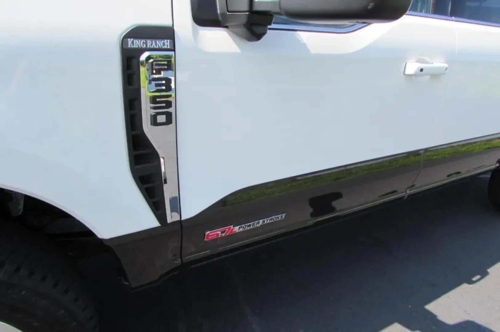 2025 /Java Ford F-350SD King Ranch (1FT8W3BM8SE) with an 6.7L Turbocharged engine, located at 12836 Highway 21, De Soto, MO, 63020, (636) 337-7777, 38.151867, -90.575615 - **Conquer Every Challenge with the 2025 Ford Super Duty F-350 SRW!**<br /> <br /> Are you ready to elevate your lifestyle with a truck that combines strength, comfort, and versatility? The 2025 Ford Super Duty F-350 SRW is more than just a vehicle; it's an integral part of your adventure, whether yo - Photo#16