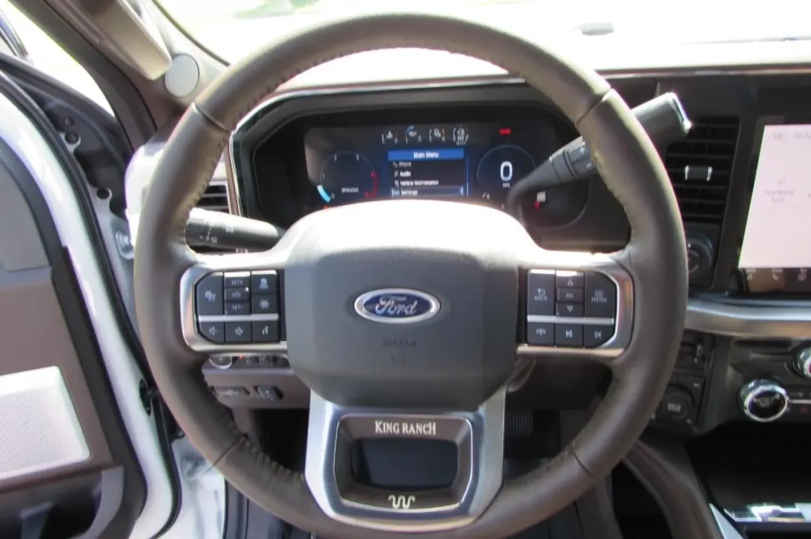 2025 /Java Ford F-350SD King Ranch (1FT8W3BM8SE) with an 6.7L Turbocharged engine, located at 12836 Highway 21, De Soto, MO, 63020, (636) 337-7777, 38.151867, -90.575615 - **Conquer Every Challenge with the 2025 Ford Super Duty F-350 SRW!**<br /> <br /> Are you ready to elevate your lifestyle with a truck that combines strength, comfort, and versatility? The 2025 Ford Super Duty F-350 SRW is more than just a vehicle; it's an integral part of your adventure, whether yo - Photo#21
