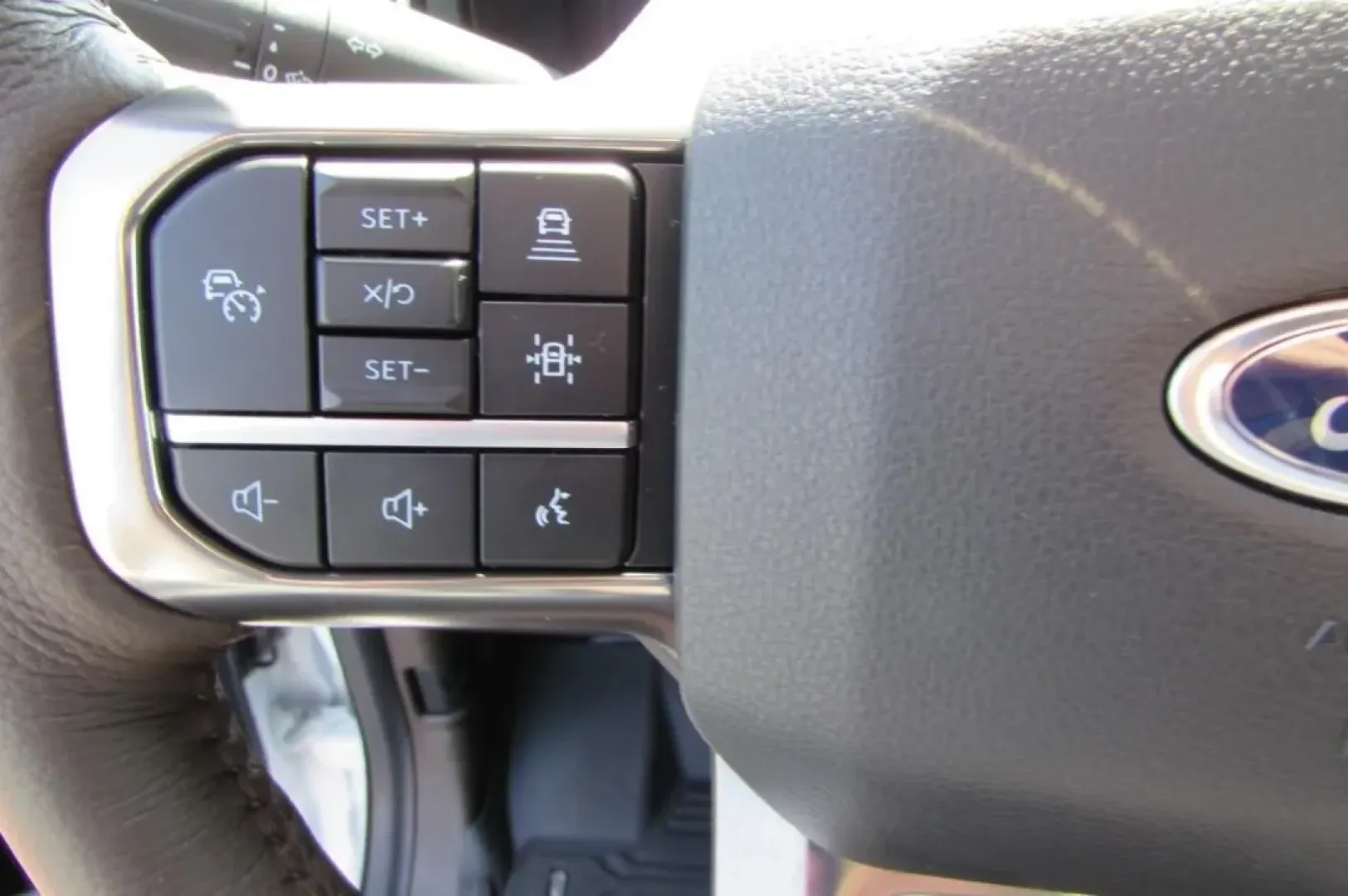 2025 /Java Ford F-350SD King Ranch (1FT8W3BM8SE) with an 6.7L Turbocharged engine, located at 12836 Highway 21, De Soto, MO, 63020, (636) 337-7777, 38.151867, -90.575615 - **Conquer Every Challenge with the 2025 Ford Super Duty F-350 SRW!**<br /> <br /> Are you ready to elevate your lifestyle with a truck that combines strength, comfort, and versatility? The 2025 Ford Super Duty F-350 SRW is more than just a vehicle; it's an integral part of your adventure, whether yo - Photo#22