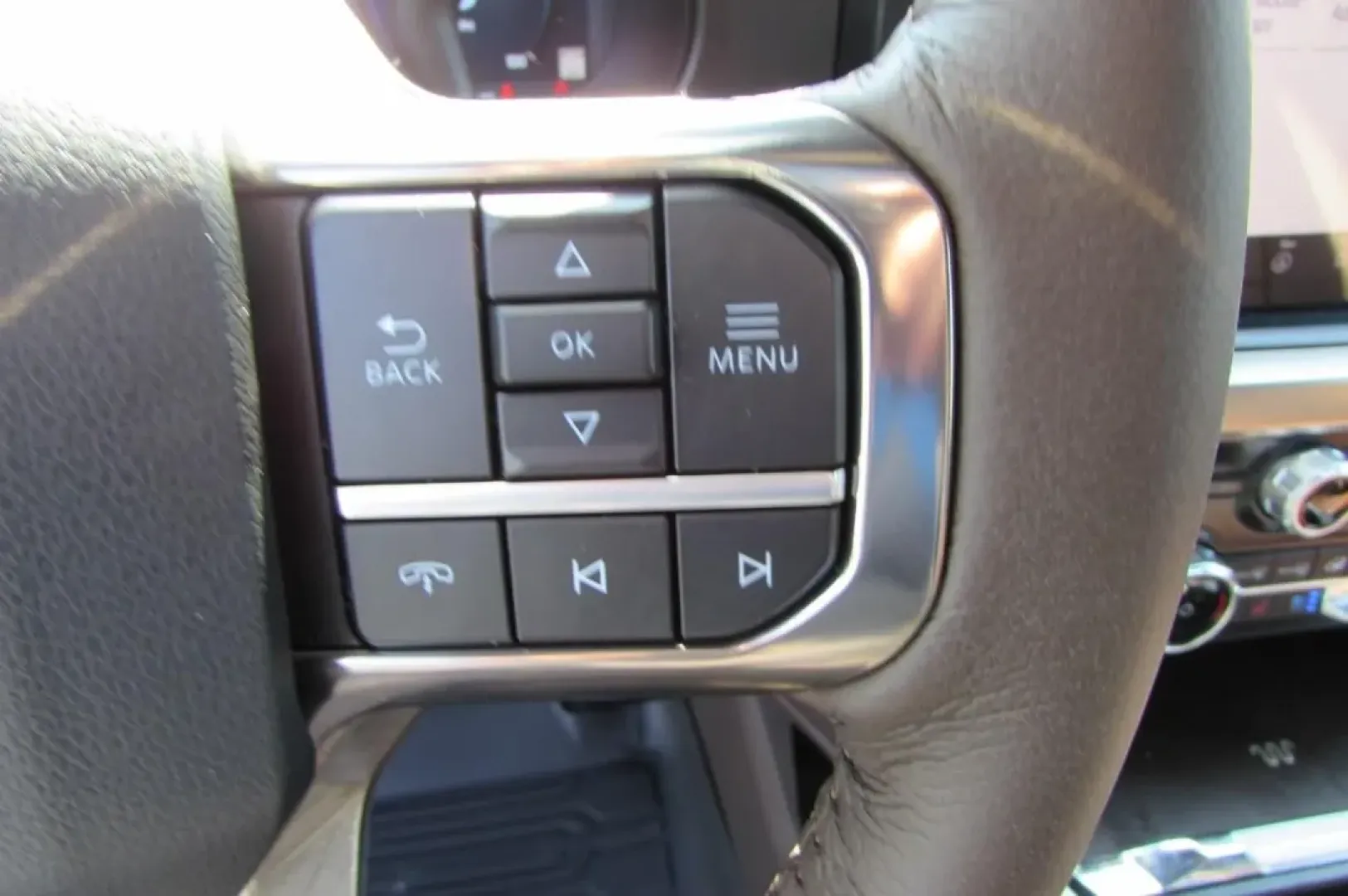 2025 /Java Ford F-350SD King Ranch (1FT8W3BM8SE) with an 6.7L Turbocharged engine, located at 12836 Highway 21, De Soto, MO, 63020, (636) 337-7777, 38.151867, -90.575615 - **Conquer Every Challenge with the 2025 Ford Super Duty F-350 SRW!**<br /> <br /> Are you ready to elevate your lifestyle with a truck that combines strength, comfort, and versatility? The 2025 Ford Super Duty F-350 SRW is more than just a vehicle; it's an integral part of your adventure, whether yo - Photo#23