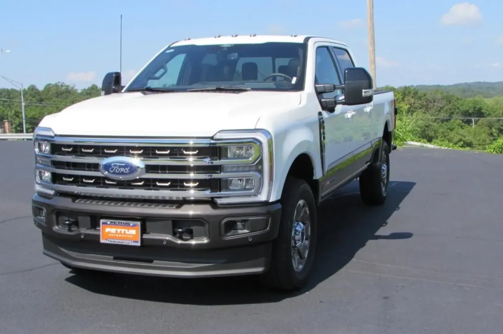 2025 /Java Ford F-350SD King Ranch (1FT8W3BM8SE) with an 6.7L Turbocharged engine, located at 12836 Highway 21, De Soto, MO, 63020, (636) 337-7777, 38.151867, -90.575615 - **Conquer Every Challenge with the 2025 Ford Super Duty F-350 SRW!**<br /> <br /> Are you ready to elevate your lifestyle with a truck that combines strength, comfort, and versatility? The 2025 Ford Super Duty F-350 SRW is more than just a vehicle; it's an integral part of your adventure, whether yo - Photo#2