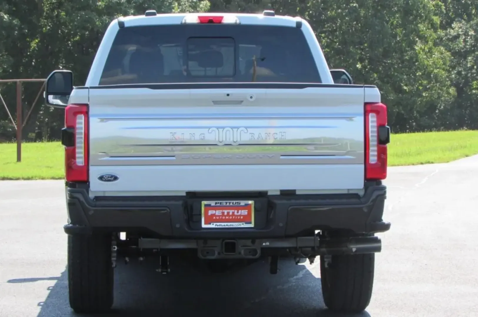 2025 /Java Ford F-350SD King Ranch (1FT8W3BM8SE) with an 6.7L Turbocharged engine, located at 12836 Highway 21, De Soto, MO, 63020, (636) 337-7777, 38.151867, -90.575615 - **Conquer Every Challenge with the 2025 Ford Super Duty F-350 SRW!**<br /> <br /> Are you ready to elevate your lifestyle with a truck that combines strength, comfort, and versatility? The 2025 Ford Super Duty F-350 SRW is more than just a vehicle; it's an integral part of your adventure, whether yo - Photo#5