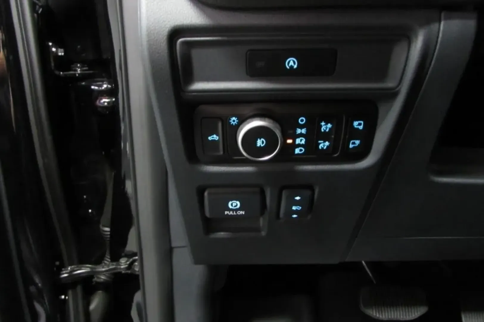 2025 /Black Ford F-150 LARIAT (1FTFW5L55SF) with an 5.0L V8 engine, located at 12836 Highway 21, De Soto, MO, 63020, (636) 337-7777, 38.151867, -90.575615 - **Unleash Adventure with the 2025 Ford F-150 LARIAT at Pettus Ford De Soto!** <br /> <br /> Are you ready to elevate your lifestyle with a truck that can handle both your daily commute and weekend adventures? The 2025 Ford F-150 LARIAT is the perfect companion for those who crave versatility and pow - Photo#17