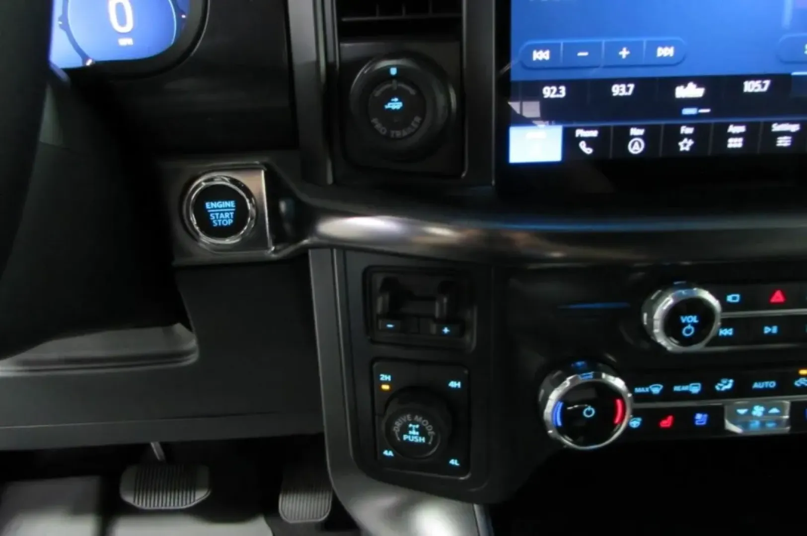 2025 /Black Ford F-150 LARIAT (1FTFW5L55SF) with an 5.0L V8 engine, located at 12836 Highway 21, De Soto, MO, 63020, (636) 337-7777, 38.151867, -90.575615 - **Unleash Adventure with the 2025 Ford F-150 LARIAT at Pettus Ford De Soto!** <br /> <br /> Are you ready to elevate your lifestyle with a truck that can handle both your daily commute and weekend adventures? The 2025 Ford F-150 LARIAT is the perfect companion for those who crave versatility and pow - Photo#22