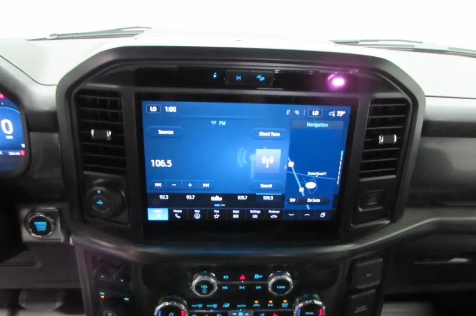 2025 /Black Ford F-150 LARIAT (1FTFW5L55SF) with an 5.0L V8 engine, located at 12836 Highway 21, De Soto, MO, 63020, (636) 337-7777, 38.151867, -90.575615 - **Unleash Adventure with the 2025 Ford F-150 LARIAT at Pettus Ford De Soto!** <br /> <br /> Are you ready to elevate your lifestyle with a truck that can handle both your daily commute and weekend adventures? The 2025 Ford F-150 LARIAT is the perfect companion for those who crave versatility and pow - Photo#24