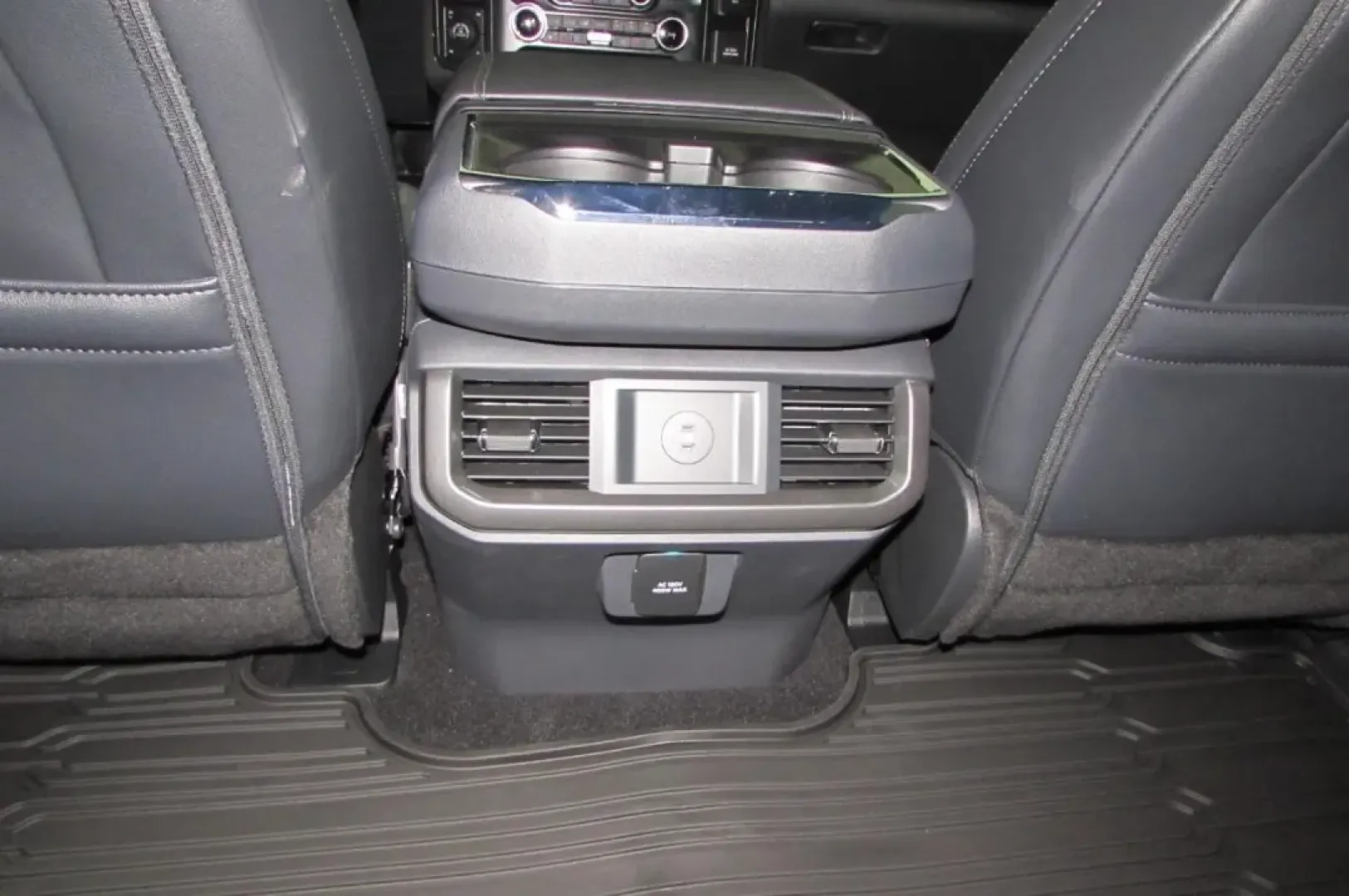 2025 /Black Ford F-150 LARIAT (1FTFW5L55SF) with an 5.0L V8 engine, located at 12836 Highway 21, De Soto, MO, 63020, (636) 337-7777, 38.151867, -90.575615 - **Unleash Adventure with the 2025 Ford F-150 LARIAT at Pettus Ford De Soto!** <br /> <br /> Are you ready to elevate your lifestyle with a truck that can handle both your daily commute and weekend adventures? The 2025 Ford F-150 LARIAT is the perfect companion for those who crave versatility and pow - Photo#31