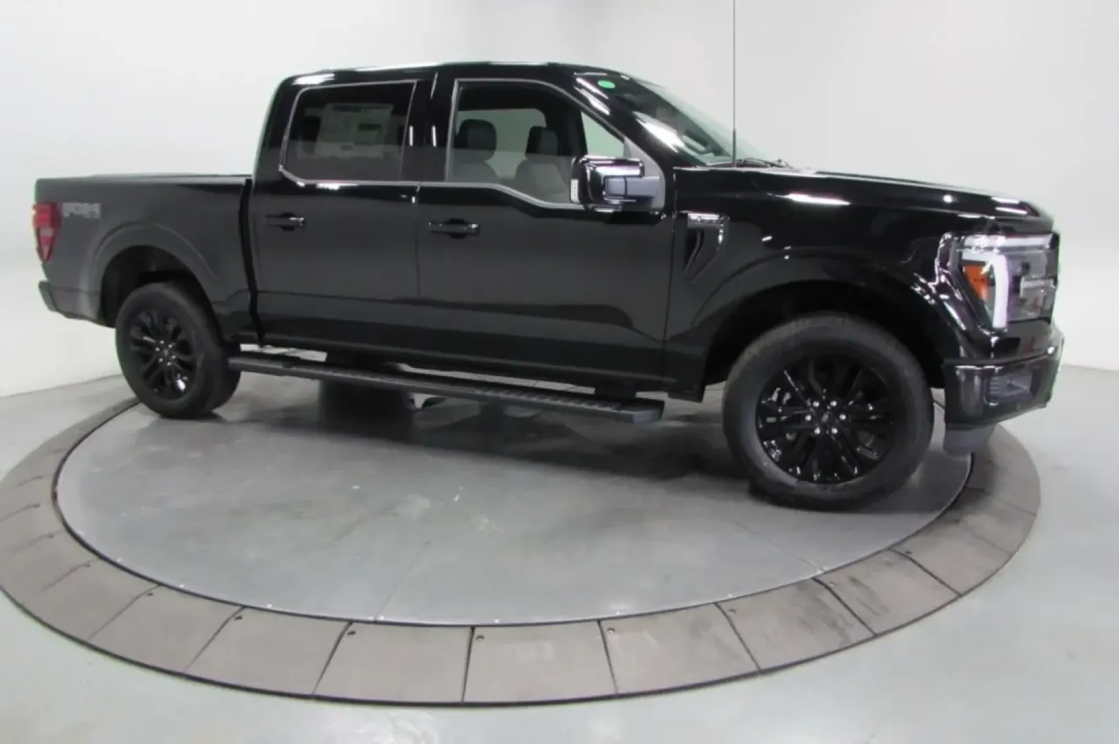 2025 /Black Ford F-150 LARIAT (1FTFW5L55SF) with an 5.0L V8 engine, located at 12836 Highway 21, De Soto, MO, 63020, (636) 337-7777, 38.151867, -90.575615 - **Unleash Adventure with the 2025 Ford F-150 LARIAT at Pettus Ford De Soto!** <br /> <br /> Are you ready to elevate your lifestyle with a truck that can handle both your daily commute and weekend adventures? The 2025 Ford F-150 LARIAT is the perfect companion for those who crave versatility and pow - Photo#3