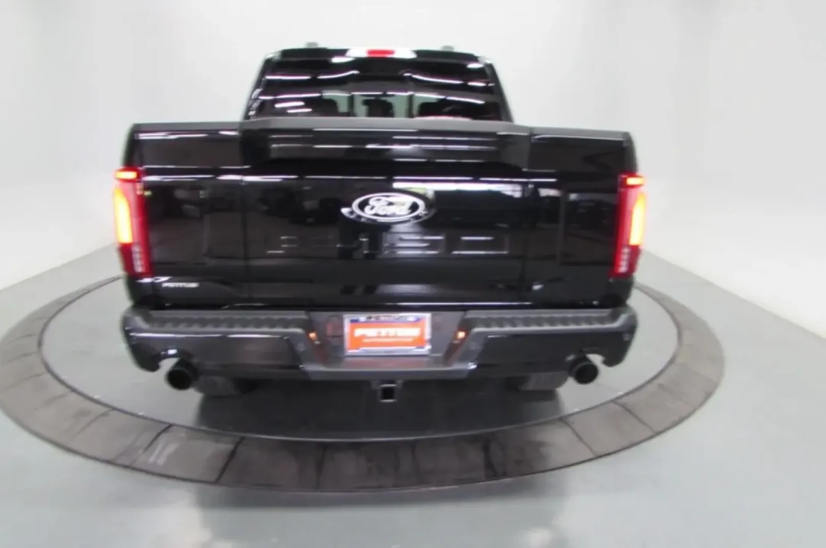 2025 /Black Ford F-150 LARIAT (1FTFW5L55SF) with an 5.0L V8 engine, located at 12836 Highway 21, De Soto, MO, 63020, (636) 337-7777, 38.151867, -90.575615 - **Unleash Adventure with the 2025 Ford F-150 LARIAT at Pettus Ford De Soto!** <br /> <br /> Are you ready to elevate your lifestyle with a truck that can handle both your daily commute and weekend adventures? The 2025 Ford F-150 LARIAT is the perfect companion for those who crave versatility and pow - Photo#6