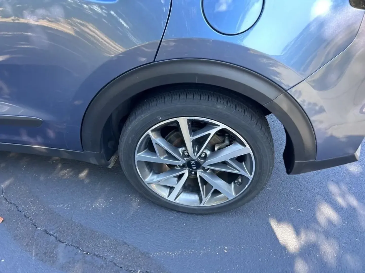 2020 /Light Gray Leather Kia Niro Touring (KNDCC3LC9L5) with an 1.6L Atkinson Cycle DOHC 16-Valve 4-Cyl engine, located at 970 Woodlawn Dr., Farmington, MO, 63640, (573) 431-7800, 37.825642, -90.468674 - **Discover Your Next Adventure with the 2020 Kia Niro Touring SE at Pettus CDJR Farmington!**<br /> <br /> Are you ready to elevate your driving experience while enjoying remarkable fuel efficiency? The 2020 Kia Niro Touring SE is designed for those who crave adventure without sacrificing comfort or - Photo#5