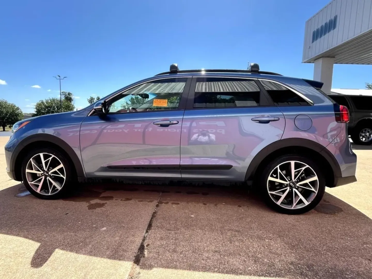 2020 /Light Gray Leather Kia Niro Touring (KNDCC3LC9L5) with an 1.6L Atkinson Cycle DOHC 16-Valve 4-Cyl engine, located at 970 Woodlawn Dr., Farmington, MO, 63640, (573) 431-7800, 37.825642, -90.468674 - **Discover Your Next Adventure with the 2020 Kia Niro Touring SE at Pettus CDJR Farmington!**<br /> <br /> Are you ready to elevate your driving experience while enjoying remarkable fuel efficiency? The 2020 Kia Niro Touring SE is designed for those who crave adventure without sacrificing comfort or - Photo#1