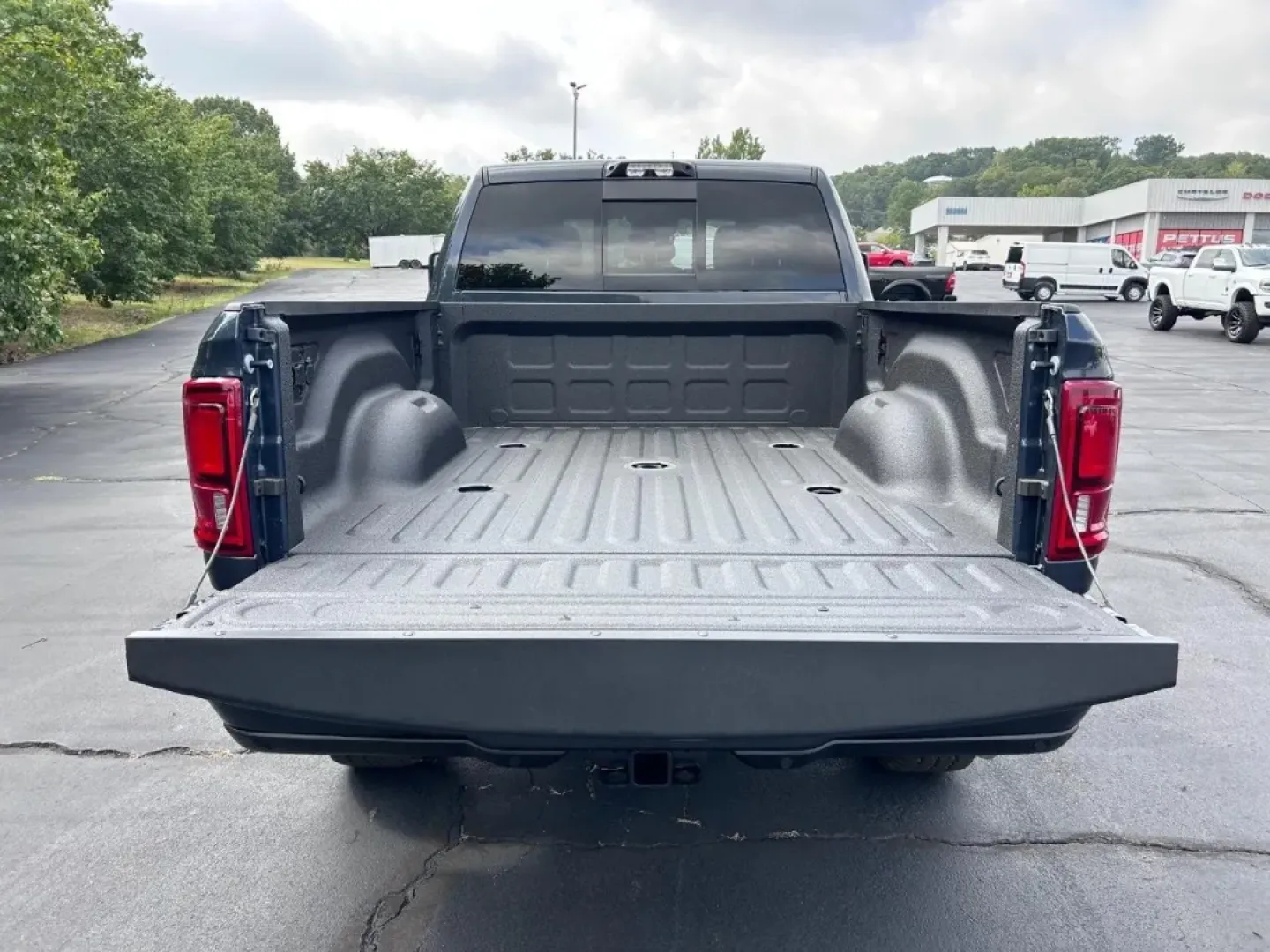2026 /Diesel Gray/Black Cloth Ram 2500 Big Horn (3C63R5DL6TG) with an Straight 6 Turbocharged Diesel engine, located at 970 Woodlawn Dr., Farmington, MO, 63640, (573) 431-7800, 37.825642, -90.468674 - **Experience the Power of the 2026 Ram 2500 Big Horn Perfect for Your Adventure-Driven Lifestyle!**<br /> <br /> Are you ready to elevate your driving experience? The 2026 Ram 2500 Big Horn is not just a truck; it's a lifestyle choice that perfectly balances rugged performance with modern convenien - Photo#4