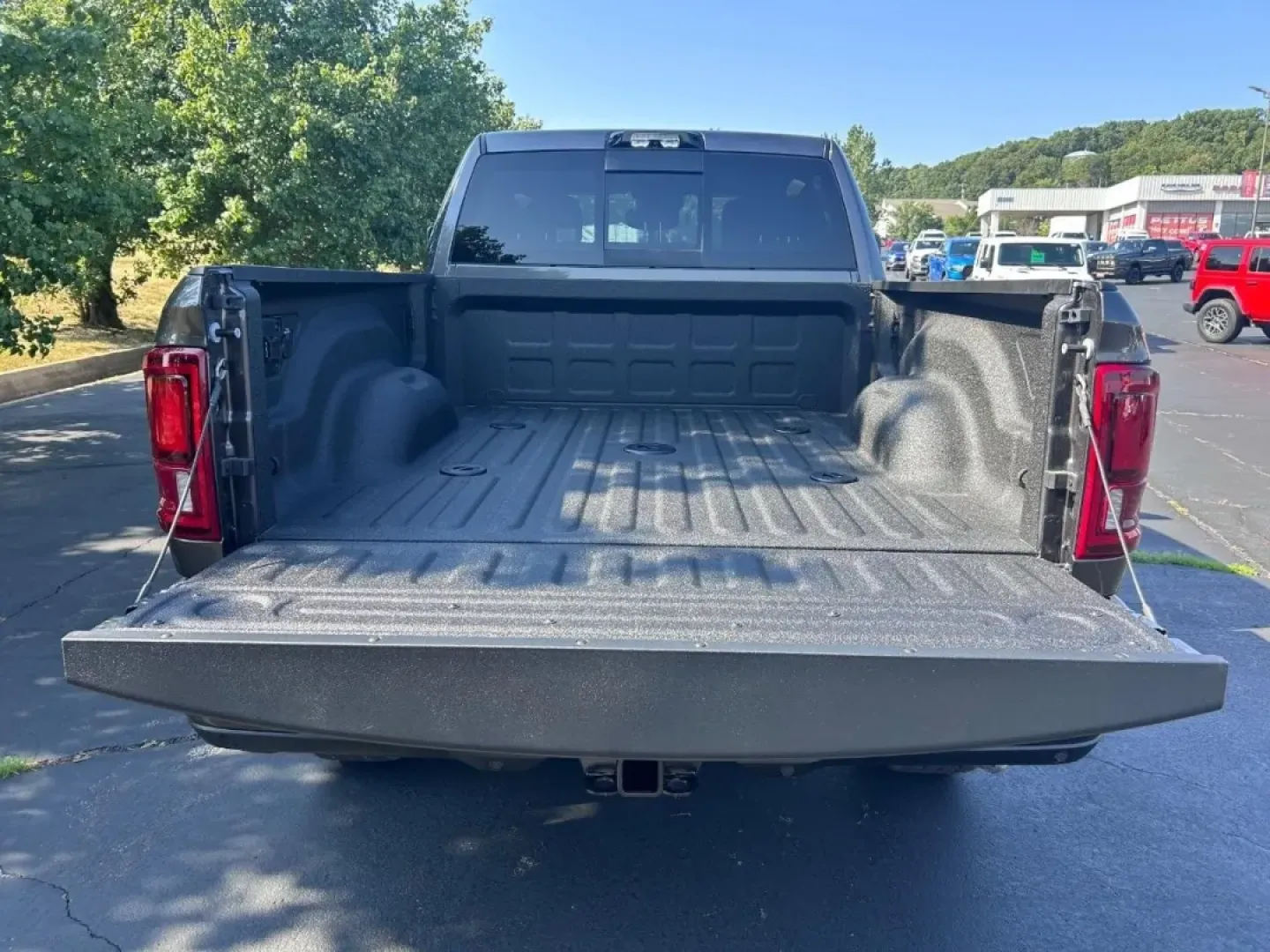 2026 /Black Cloth Ram 2500 Big Horn (3C63R5DL8TG) with an Straight 6 Turbocharged Diesel engine, located at 970 Woodlawn Dr., Farmington, MO, 63640, (573) 431-7800, 37.825642, -90.468674 - ### Unleash Your Adventures with the 2026 Ram 2500 Big Horn at Pettus CDJR Farmington!<br /> <br /> Are you ready to elevate your lifestyle with a powerful, rugged truck that can handle anything from weekend adventures to daily commutes? Look no further than the 2026 Ram 2500 Big Horn, available now - Photo#4