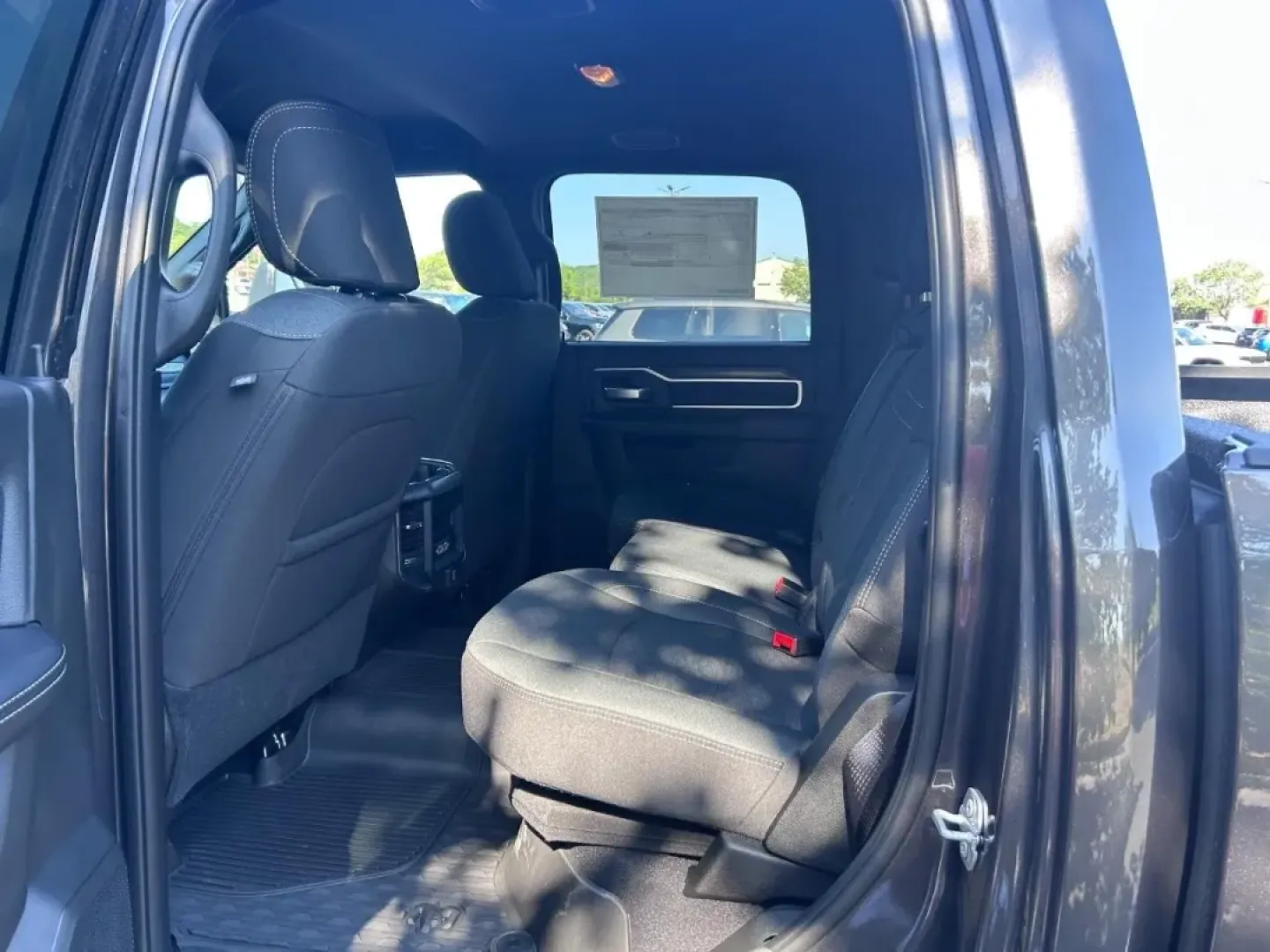 2026 /Black Cloth Ram 2500 Big Horn (3C63R5DL8TG) with an Straight 6 Turbocharged Diesel engine, located at 970 Woodlawn Dr., Farmington, MO, 63640, (573) 431-7800, 37.825642, -90.468674 - ### Unleash Your Adventures with the 2026 Ram 2500 Big Horn at Pettus CDJR Farmington!<br /> <br /> Are you ready to elevate your lifestyle with a powerful, rugged truck that can handle anything from weekend adventures to daily commutes? Look no further than the 2026 Ram 2500 Big Horn, available now - Photo#8