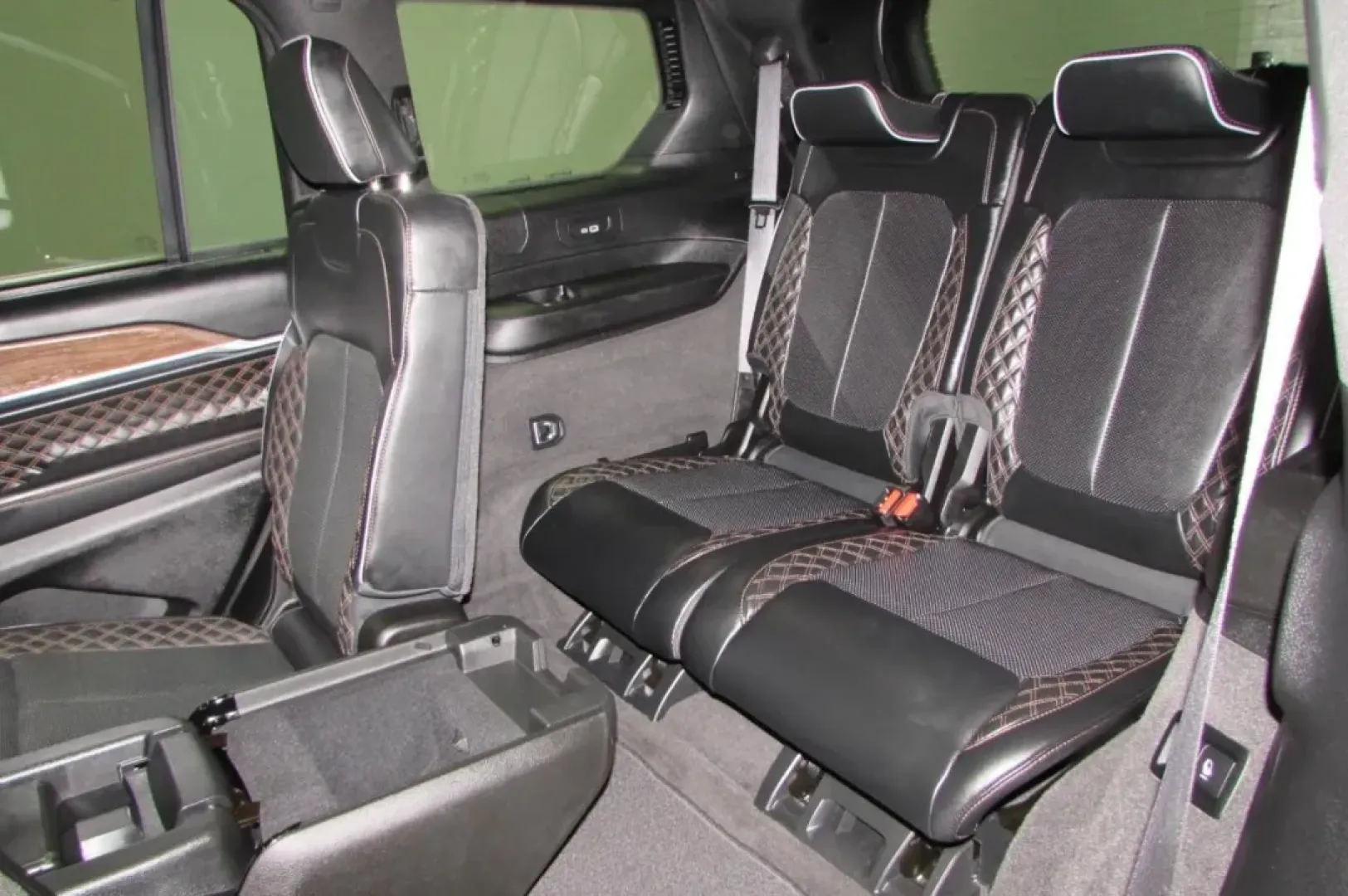 2021 /Global Black Jeep Grand Cherokee Summit (1C4RJKEG2M8) with an Other engine, Automatic transmission, located at 12830 Highway 21, De Soto, MO, 63020, (636) 337-7777, 38.153099, -90.573624 - **Discover Your Adventure with the 2021 Jeep Grand Cherokee at Pettus CDJR DeSoto!**<br /> <br /> Are you ready to elevate your lifestyle? Whether you're navigating the bustling streets of De Soto, Missouri, or embarking on a weekend getaway to the scenic Ozarks, the 2021 Jeep Grand Cherokee is the - Photo#27