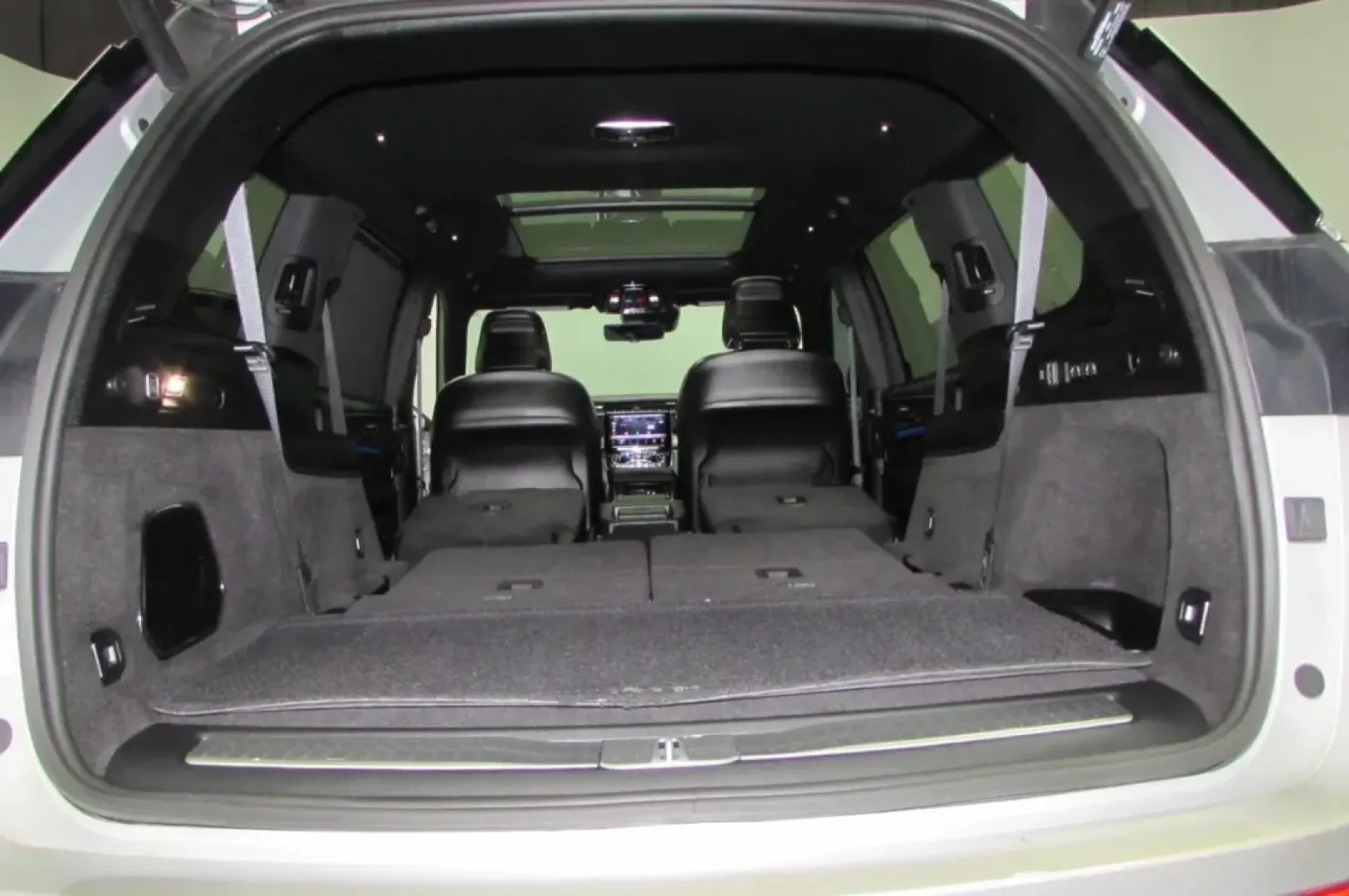 2021 /Global Black Jeep Grand Cherokee Summit (1C4RJKEG2M8) with an Other engine, Automatic transmission, located at 12830 Highway 21, De Soto, MO, 63020, (636) 337-7777, 38.153099, -90.573624 - **Discover Your Adventure with the 2021 Jeep Grand Cherokee at Pettus CDJR DeSoto!**<br /> <br /> Are you ready to elevate your lifestyle? Whether you're navigating the bustling streets of De Soto, Missouri, or embarking on a weekend getaway to the scenic Ozarks, the 2021 Jeep Grand Cherokee is the - Photo#31