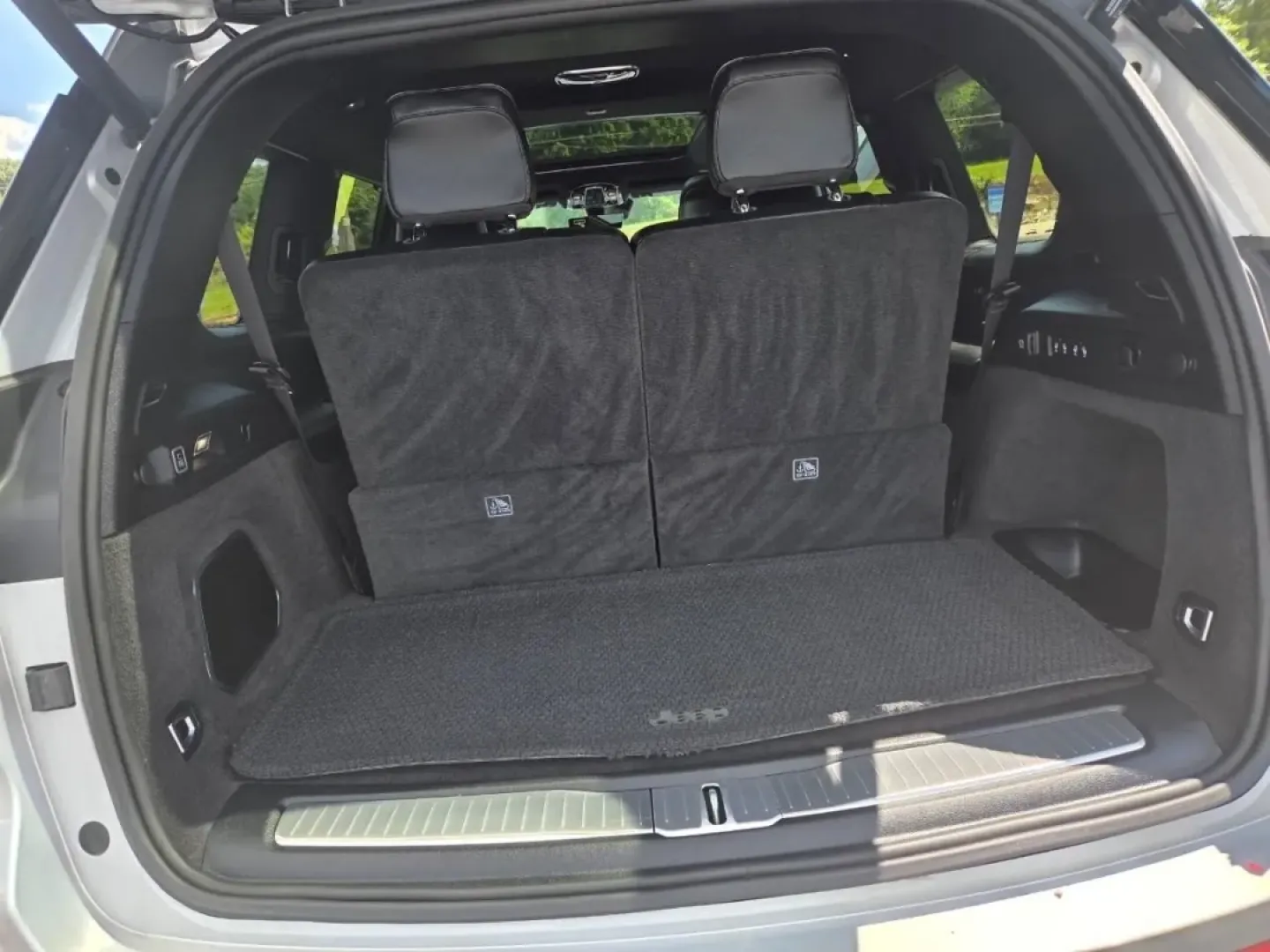 2021 /Global Black Jeep Grand Cherokee Summit (1C4RJKEG2M8) with an Other engine, Automatic transmission, located at 12830 Highway 21, De Soto, MO, 63020, (636) 337-7777, 38.153099, -90.573624 - **Discover Your Adventure with the 2021 Jeep Grand Cherokee at Pettus CDJR DeSoto!**<br /> <br /> Are you ready to elevate your lifestyle? Whether you're navigating the bustling streets of De Soto, Missouri, or embarking on a weekend getaway to the scenic Ozarks, the 2021 Jeep Grand Cherokee is the - Photo#37