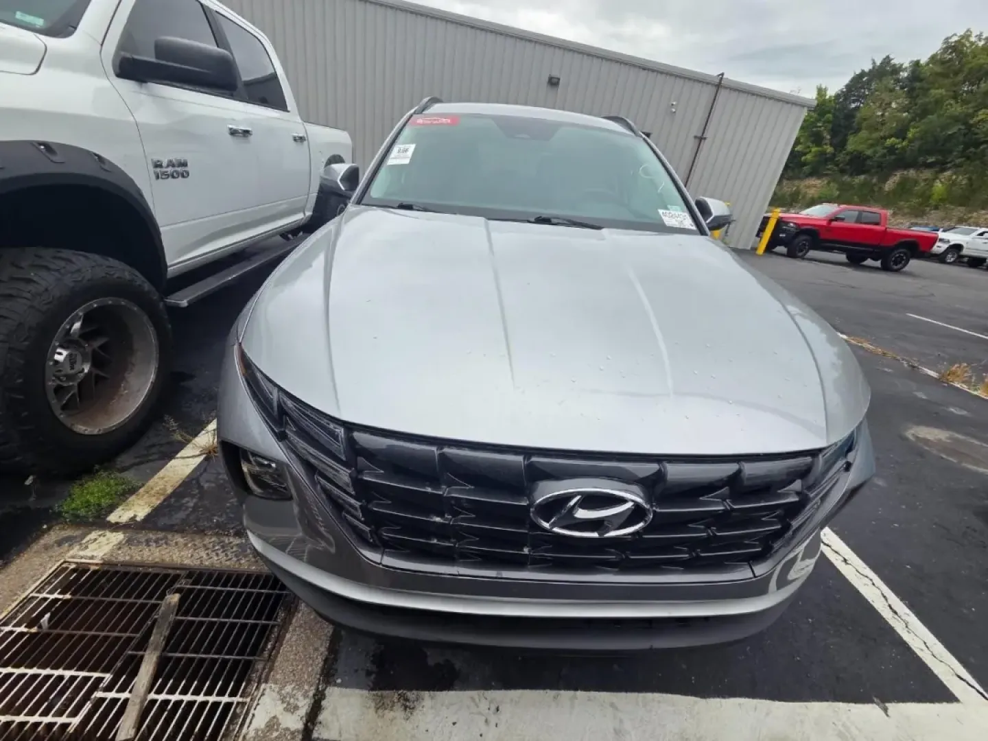 2022 /Black Hyundai Tucson SEL (5NMJBCAE5NH) with an Other engine, Automatic transmission, located at 12830 Highway 21, De Soto, MO, 63020, (636) 337-7777, 38.153099, -90.573624 - Are you looking for a vehicle that seamlessly fits into your active lifestyle? Whether you're a growing family needing extra space, a commuter searching for reliability, or an adventurer seeking weekend getaway options, this 2022 Hyundai Tucson SEL is the perfect choice. With its impressive fuel eff - Photo#1