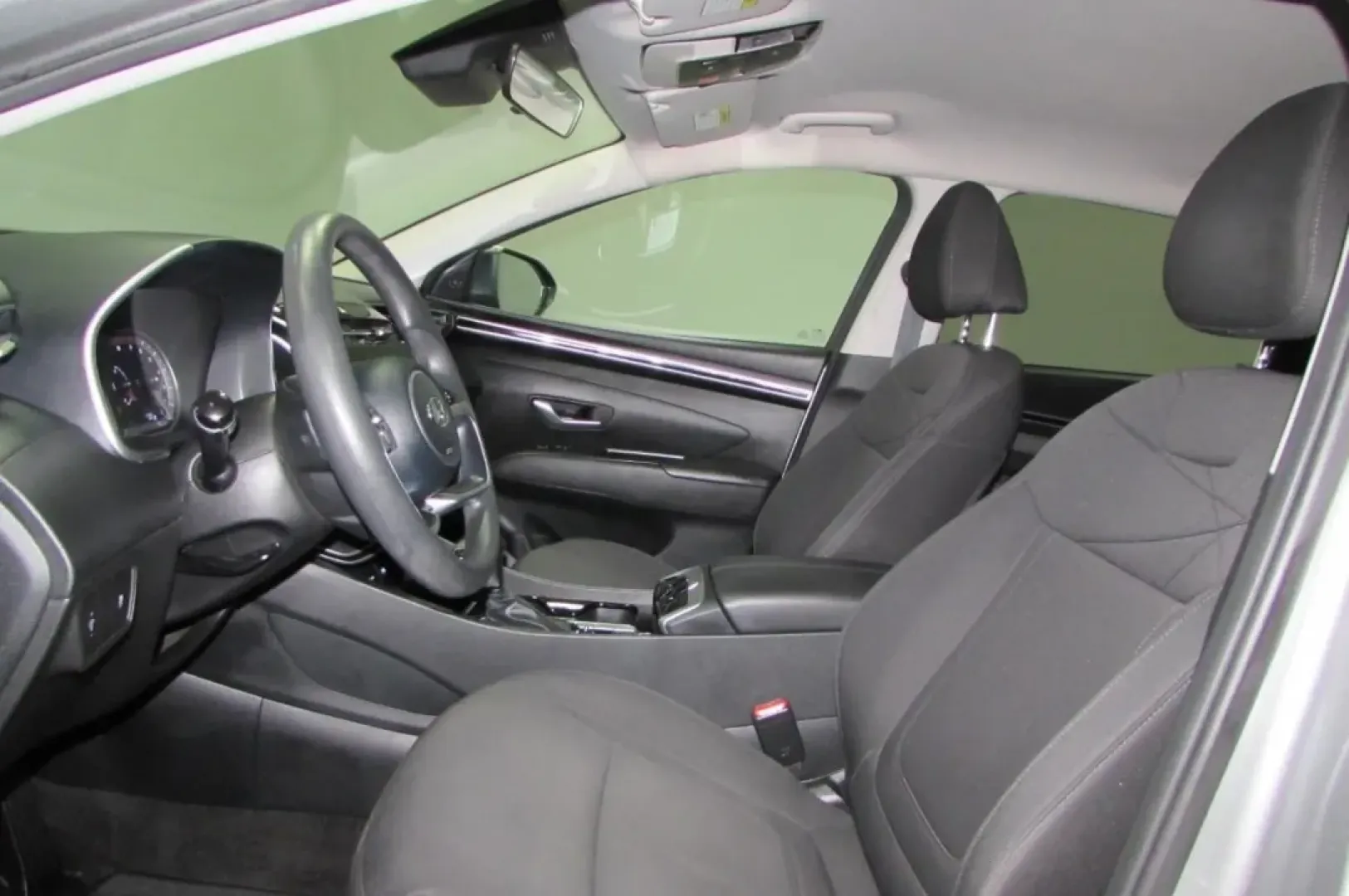 2022 /Black Hyundai Tucson SEL (5NMJBCAE5NH) with an Other engine, Automatic transmission, located at 12830 Highway 21, De Soto, MO, 63020, (636) 337-7777, 38.153099, -90.573624 - Are you looking for a vehicle that seamlessly fits into your active lifestyle? Whether you're a growing family needing extra space, a commuter searching for reliability, or an adventurer seeking weekend getaway options, this 2022 Hyundai Tucson SEL is the perfect choice. With its impressive fuel eff - Photo#12