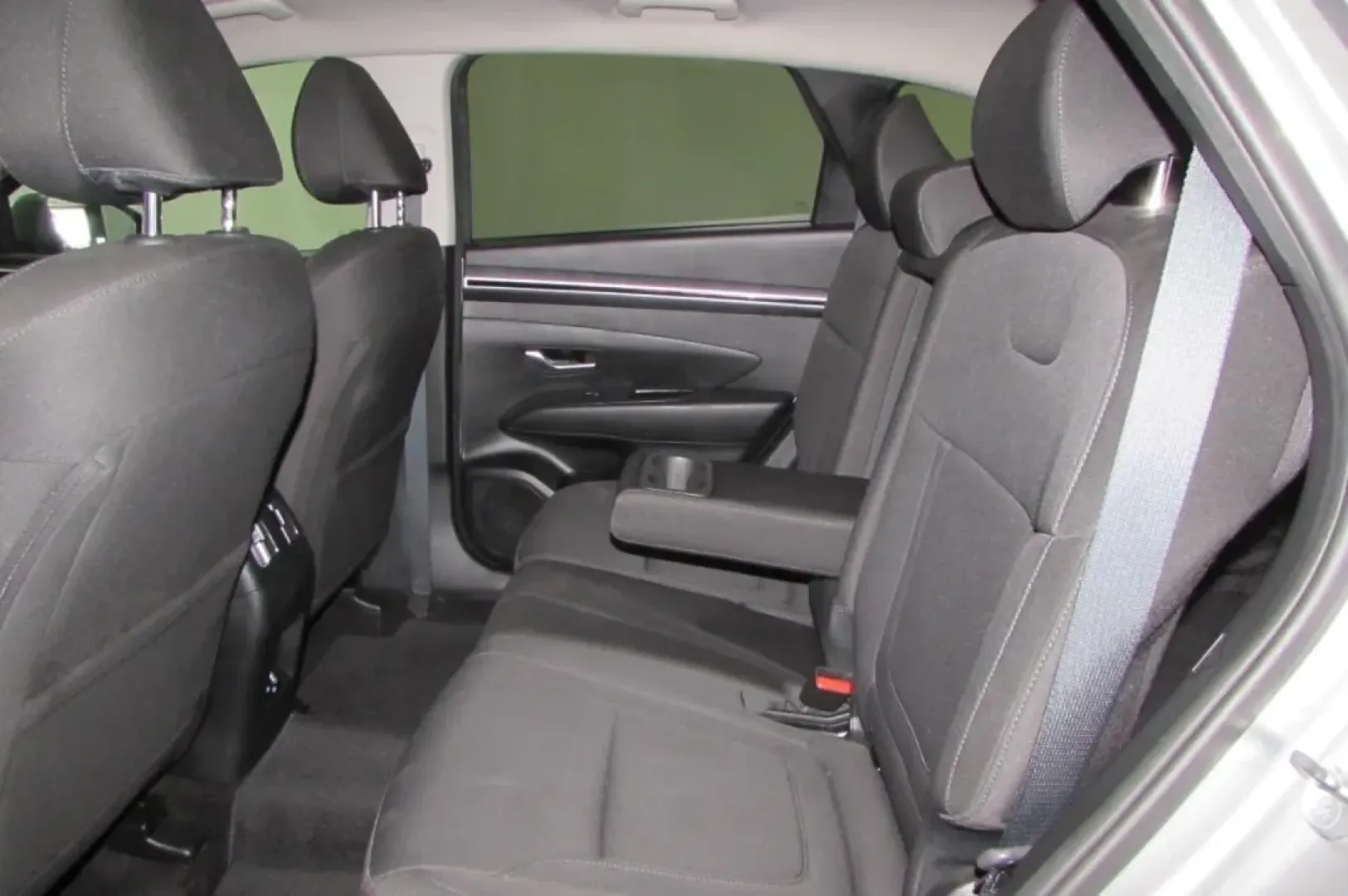 2022 /Black Hyundai Tucson SEL (5NMJBCAE5NH) with an Other engine, Automatic transmission, located at 12830 Highway 21, De Soto, MO, 63020, (636) 337-7777, 38.153099, -90.573624 - Are you looking for a vehicle that seamlessly fits into your active lifestyle? Whether you're a growing family needing extra space, a commuter searching for reliability, or an adventurer seeking weekend getaway options, this 2022 Hyundai Tucson SEL is the perfect choice. With its impressive fuel eff - Photo#23