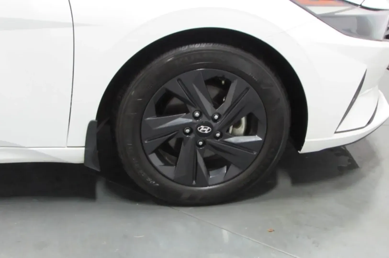 2023 /Gray Hyundai Elantra SEL (5NPLM4AG2PH) with an Other engine, Automatic transmission, located at 12830 Highway 21, De Soto, MO, 63020, (636) 337-7777, 38.153099, -90.573624 - ### Discover Your Next Adventure with This 2023 Hyundai Elantra SEL!<br /> <br /> Are you in search of the perfect vehicle for daily commutes, weekend getaways, or even family outings? Look no further! This **2023 Hyundai Elantra SEL** is a fantastic choice for anyone seeking comfort, efficiency, an - Photo#9