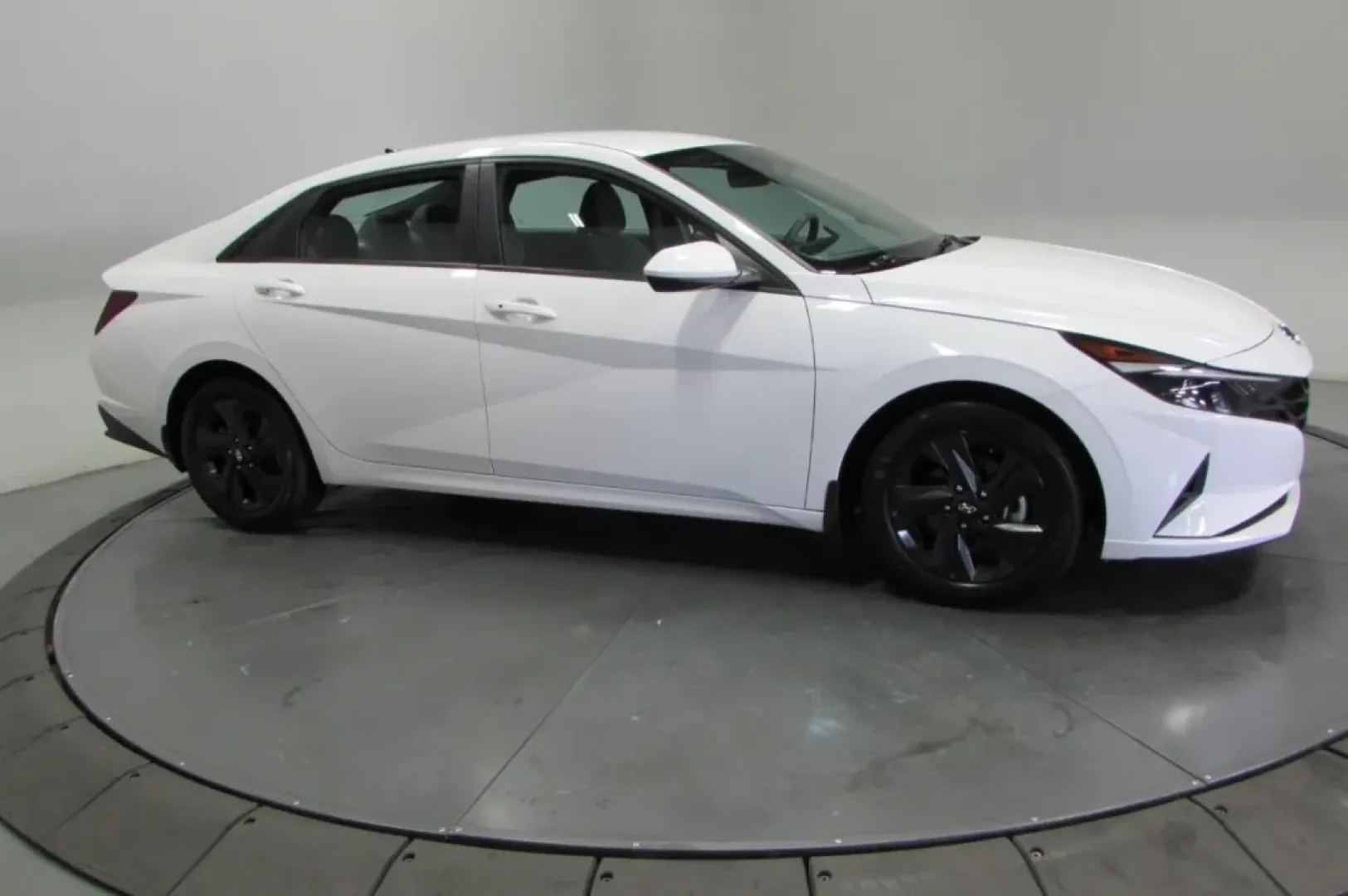 2023 /Gray Hyundai Elantra SEL (5NPLM4AG2PH) with an Other engine, Automatic transmission, located at 12830 Highway 21, De Soto, MO, 63020, (636) 337-7777, 38.153099, -90.573624 - ### Discover Your Next Adventure with This 2023 Hyundai Elantra SEL!<br /> <br /> Are you in search of the perfect vehicle for daily commutes, weekend getaways, or even family outings? Look no further! This **2023 Hyundai Elantra SEL** is a fantastic choice for anyone seeking comfort, efficiency, an - Photo#3