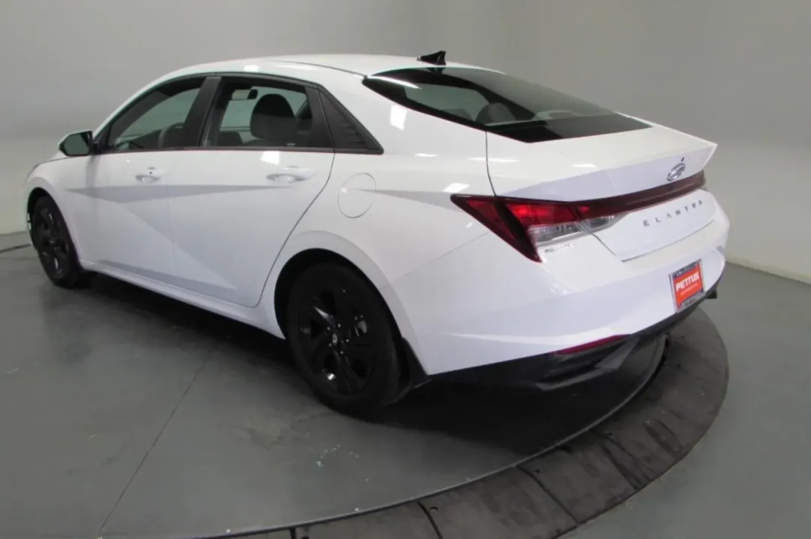 2023 /Gray Hyundai Elantra SEL (5NPLM4AG2PH) with an Other engine, Automatic transmission, located at 12830 Highway 21, De Soto, MO, 63020, (636) 337-7777, 38.153099, -90.573624 - ### Discover Your Next Adventure with This 2023 Hyundai Elantra SEL!<br /> <br /> Are you in search of the perfect vehicle for daily commutes, weekend getaways, or even family outings? Look no further! This **2023 Hyundai Elantra SEL** is a fantastic choice for anyone seeking comfort, efficiency, an - Photo#5