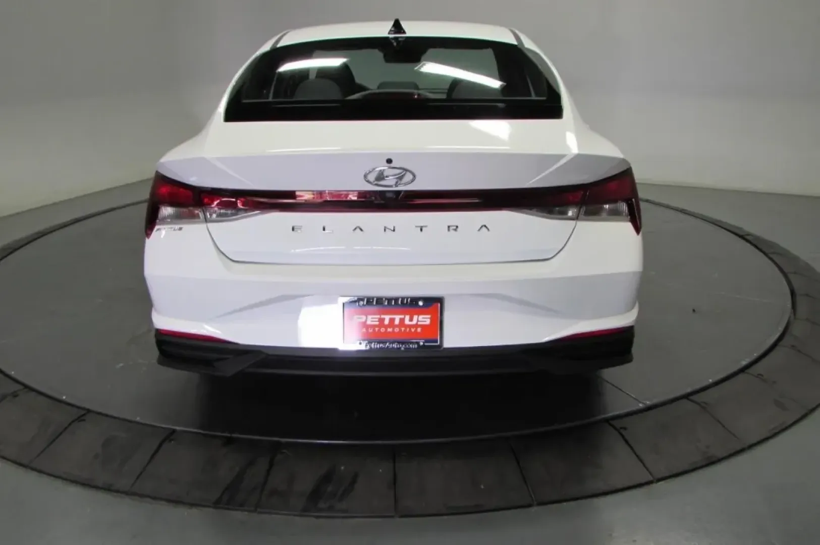 2023 /Gray Hyundai Elantra SEL (5NPLM4AG2PH) with an Other engine, Automatic transmission, located at 12830 Highway 21, De Soto, MO, 63020, (636) 337-7777, 38.153099, -90.573624 - ### Discover Your Next Adventure with This 2023 Hyundai Elantra SEL!<br /> <br /> Are you in search of the perfect vehicle for daily commutes, weekend getaways, or even family outings? Look no further! This **2023 Hyundai Elantra SEL** is a fantastic choice for anyone seeking comfort, efficiency, an - Photo#6