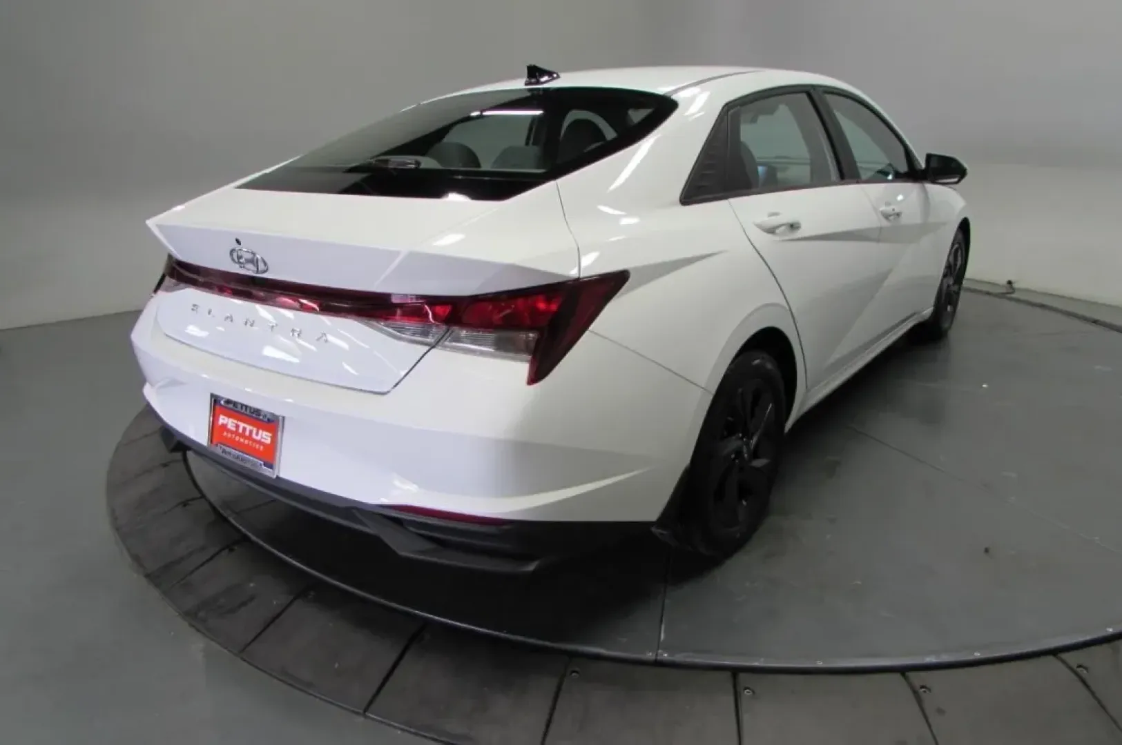 2023 /Gray Hyundai Elantra SEL (5NPLM4AG2PH) with an Other engine, Automatic transmission, located at 12830 Highway 21, De Soto, MO, 63020, (636) 337-7777, 38.153099, -90.573624 - ### Discover Your Next Adventure with This 2023 Hyundai Elantra SEL!<br /> <br /> Are you in search of the perfect vehicle for daily commutes, weekend getaways, or even family outings? Look no further! This **2023 Hyundai Elantra SEL** is a fantastic choice for anyone seeking comfort, efficiency, an - Photo#7