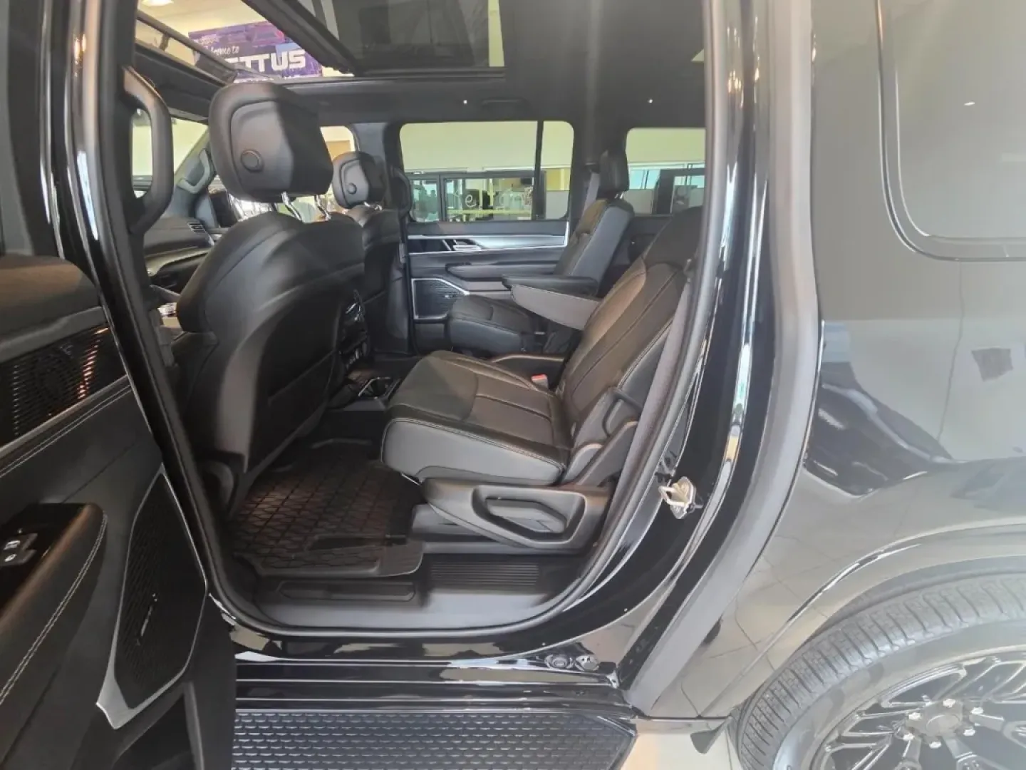 2025 /Black Jeep Wagoneer L Series II (1C4SJSBP4SS) with an Other engine, Automatic transmission, located at 12830 Highway 21, De Soto, MO, 63020, (636) 337-7777, 38.153099, -90.573624 - **Adventure Awaits with the 2025 Jeep Wagoneer L: Your Next Family SUV!**<br /> <br /> Whether you're planning epic weekend getaways or seeking a reliable daily commuter, the 2025 Jeep Wagoneer L is the ideal vehicle for those who crave adventure without compromising comfort. With its spacious inter - Photo#5
