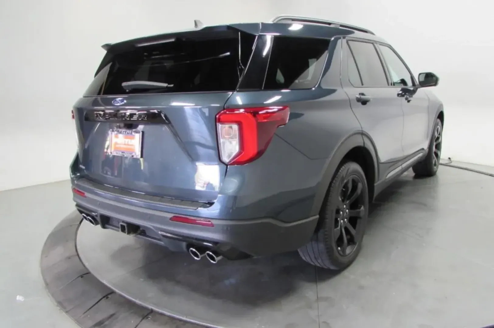 2022 /Ebony Ford Explorer ST (1FM5K8GC6NG) with an Other engine, Automatic transmission, located at 12830 Highway 21, De Soto, MO, 63020, (636) 337-7777, 38.153099, -90.573624 - Experience the ultimate blend of adventure, comfort, and family-friendly utility with this stunning 2022 Ford Explorer ST, now available at Pettus CDJR DeSoto! Perfect for those weekend getaways, daily commutes, or simply navigating the busy streets of De Soto, MO, this SUV is designed to elevate yo - Photo#7