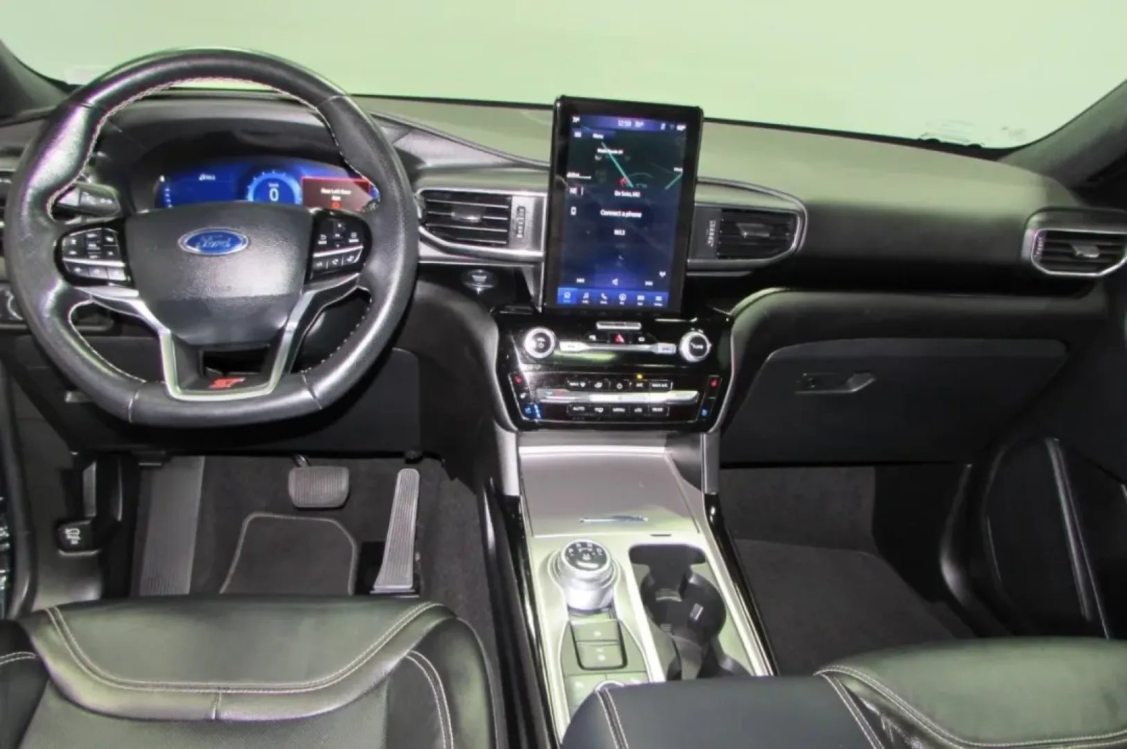 2022 /Ebony Ford Explorer ST (1FM5K8GC6NG) with an Other engine, Automatic transmission, located at 12830 Highway 21, De Soto, MO, 63020, (636) 337-7777, 38.153099, -90.573624 - Experience the ultimate blend of adventure, comfort, and family-friendly utility with this stunning 2022 Ford Explorer ST, now available at Pettus CDJR DeSoto! Perfect for those weekend getaways, daily commutes, or simply navigating the busy streets of De Soto, MO, this SUV is designed to elevate yo - Photo#22