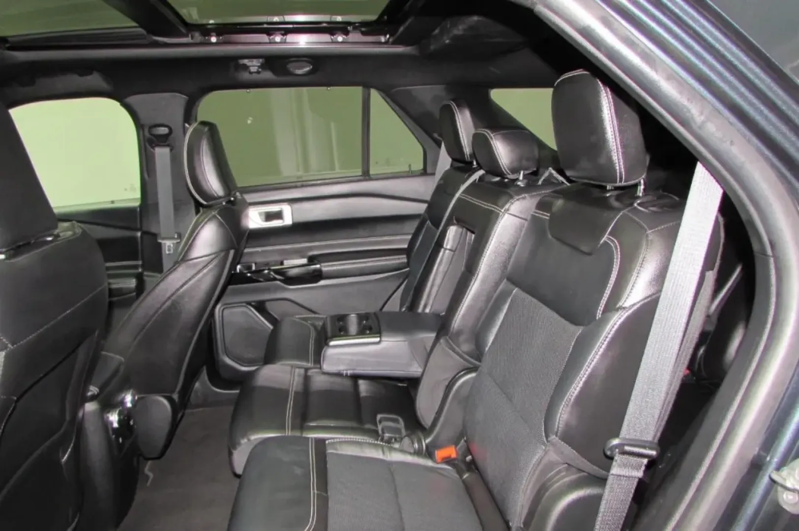 2022 /Ebony Ford Explorer ST (1FM5K8GC6NG) with an Other engine, Automatic transmission, located at 12830 Highway 21, De Soto, MO, 63020, (636) 337-7777, 38.153099, -90.573624 - Experience the ultimate blend of adventure, comfort, and family-friendly utility with this stunning 2022 Ford Explorer ST, now available at Pettus CDJR DeSoto! Perfect for those weekend getaways, daily commutes, or simply navigating the busy streets of De Soto, MO, this SUV is designed to elevate yo - Photo#24