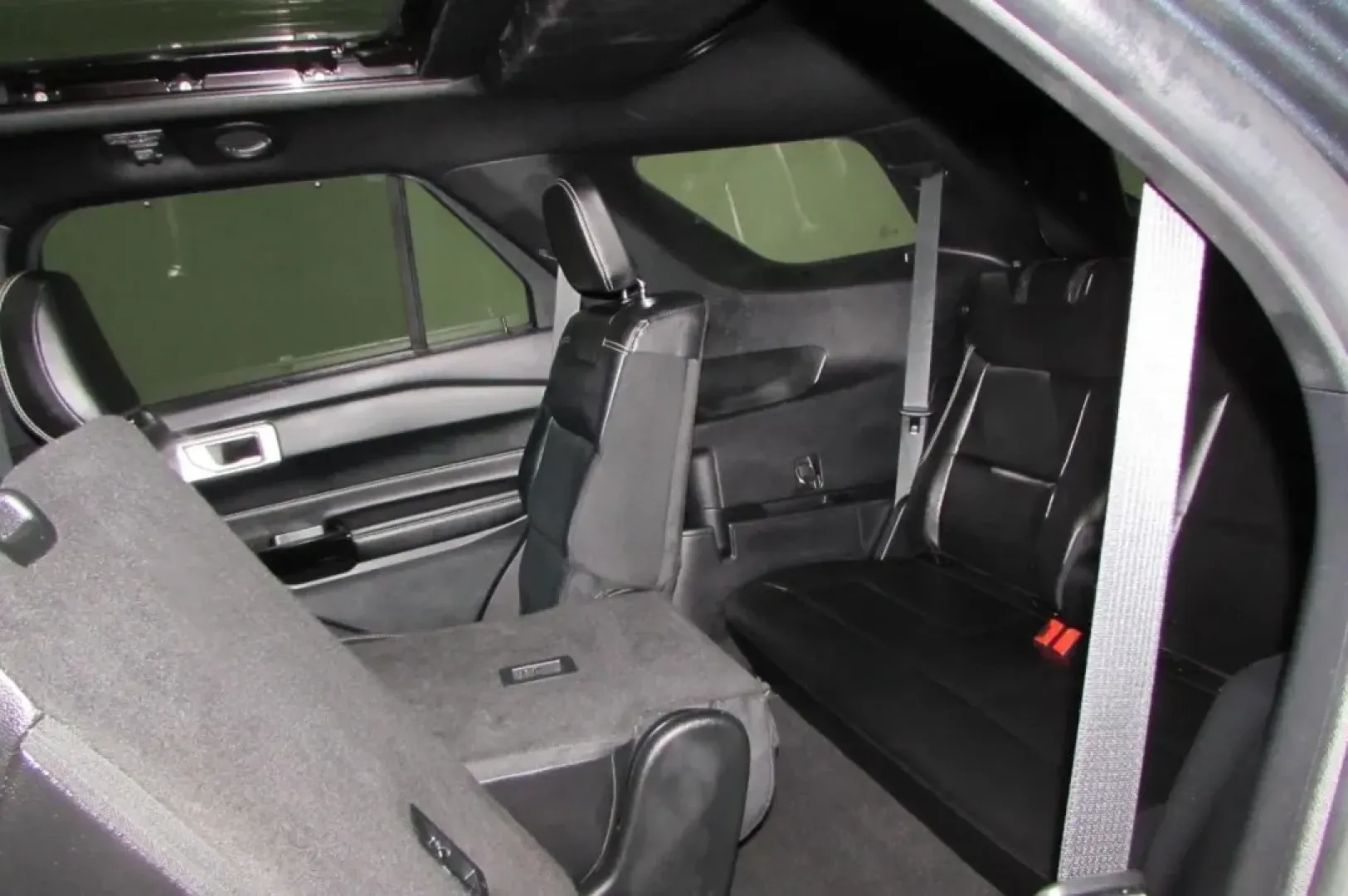 2022 /Ebony Ford Explorer ST (1FM5K8GC6NG) with an Other engine, Automatic transmission, located at 12830 Highway 21, De Soto, MO, 63020, (636) 337-7777, 38.153099, -90.573624 - Experience the ultimate blend of adventure, comfort, and family-friendly utility with this stunning 2022 Ford Explorer ST, now available at Pettus CDJR DeSoto! Perfect for those weekend getaways, daily commutes, or simply navigating the busy streets of De Soto, MO, this SUV is designed to elevate yo - Photo#26