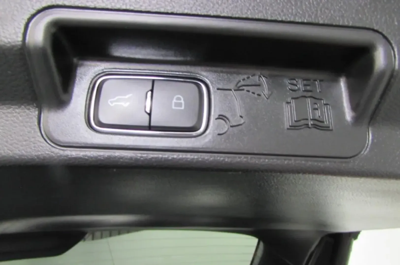 2022 /Ebony Ford Explorer ST (1FM5K8GC6NG) with an Other engine, Automatic transmission, located at 12830 Highway 21, De Soto, MO, 63020, (636) 337-7777, 38.153099, -90.573624 - Experience the ultimate blend of adventure, comfort, and family-friendly utility with this stunning 2022 Ford Explorer ST, now available at Pettus CDJR DeSoto! Perfect for those weekend getaways, daily commutes, or simply navigating the busy streets of De Soto, MO, this SUV is designed to elevate yo - Photo#28