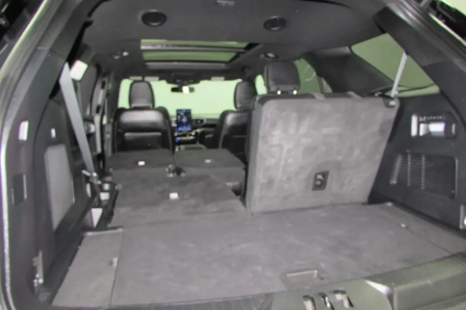 2022 /Ebony Ford Explorer ST (1FM5K8GC6NG) with an Other engine, Automatic transmission, located at 12830 Highway 21, De Soto, MO, 63020, (636) 337-7777, 38.153099, -90.573624 - Experience the ultimate blend of adventure, comfort, and family-friendly utility with this stunning 2022 Ford Explorer ST, now available at Pettus CDJR DeSoto! Perfect for those weekend getaways, daily commutes, or simply navigating the busy streets of De Soto, MO, this SUV is designed to elevate yo - Photo#29