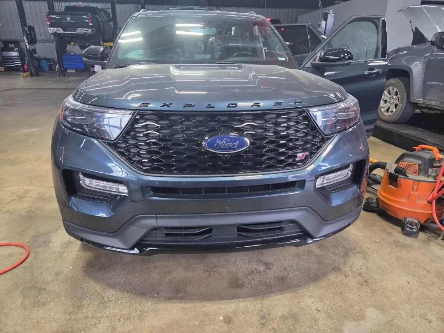 2022 /Ebony Ford Explorer ST (1FM5K8GC6NG) with an Other engine, Automatic transmission, located at 12830 Highway 21, De Soto, MO, 63020, (636) 337-7777, 38.153099, -90.573624 - Experience the ultimate blend of adventure, comfort, and family-friendly utility with this stunning 2022 Ford Explorer ST, now available at Pettus CDJR DeSoto! Perfect for those weekend getaways, daily commutes, or simply navigating the busy streets of De Soto, MO, this SUV is designed to elevate yo - Photo#34