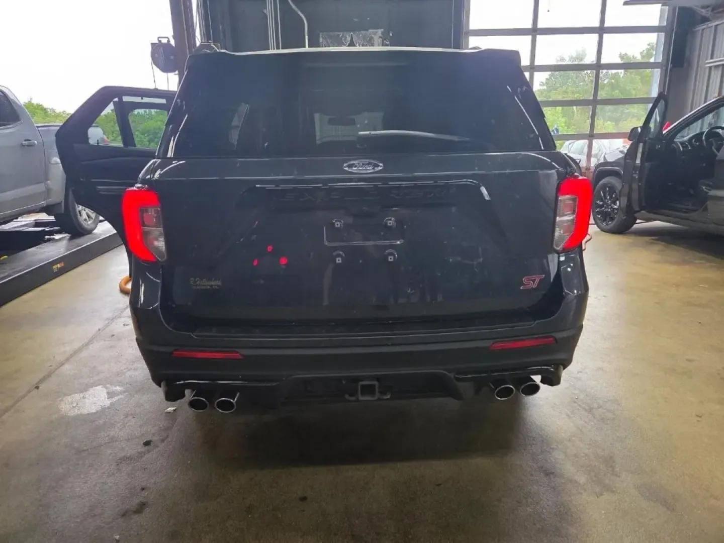 2022 /Ebony Ford Explorer ST (1FM5K8GC6NG) with an Other engine, Automatic transmission, located at 12830 Highway 21, De Soto, MO, 63020, (636) 337-7777, 38.153099, -90.573624 - Experience the ultimate blend of adventure, comfort, and family-friendly utility with this stunning 2022 Ford Explorer ST, now available at Pettus CDJR DeSoto! Perfect for those weekend getaways, daily commutes, or simply navigating the busy streets of De Soto, MO, this SUV is designed to elevate yo - Photo#36
