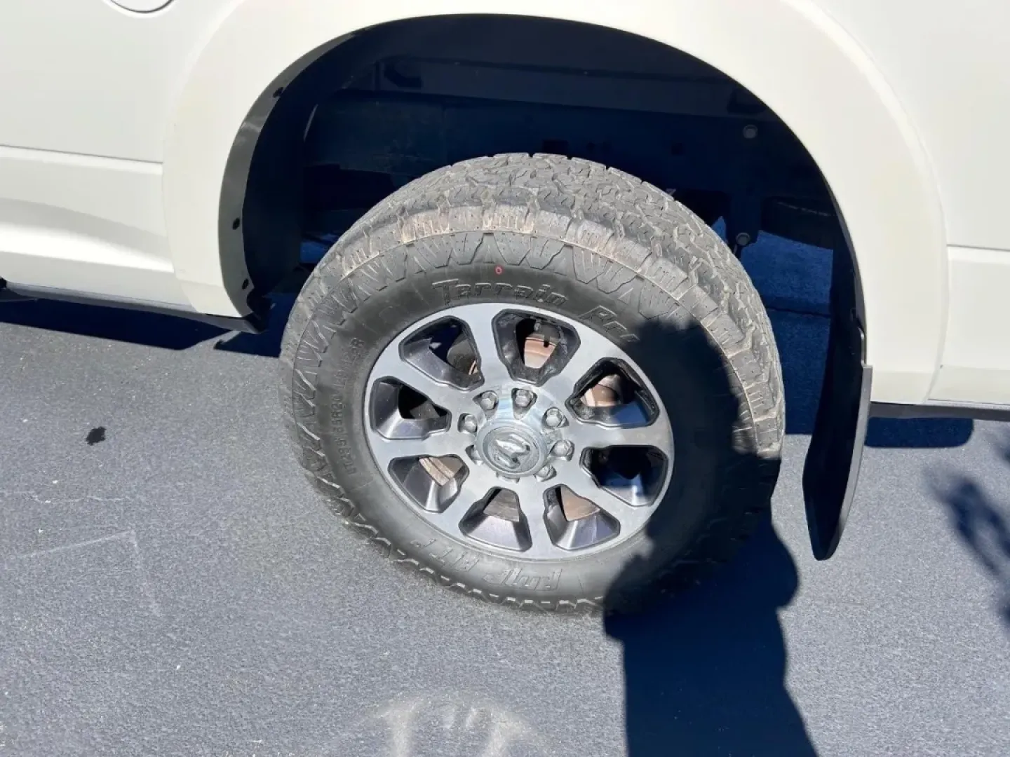 2019 /Cattle Tan/Black Leather Ram 2500 Laramie Longhorn (3C6UR5GL8KG) with an Straight 6 Turbocharged Diesel engine, located at 970 Woodlawn Dr., Farmington, MO, 63640, (573) 431-7800, 37.825642, -90.468674 - **Unleash Adventure with the 2019 Ram 2500 The Ultimate Truck for Work and Play!**<br /> <br /> Are you ready to elevate your lifestyle with a robust and reliable truck that can handle anything life throws your way? The 2019 Ram 2500 is the perfect companion for both work and play, making it an ide - Photo#5