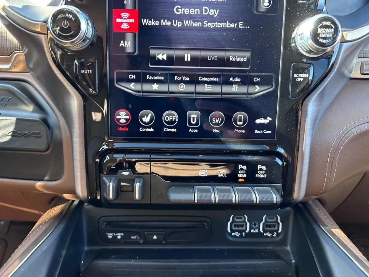2019 /Cattle Tan/Black Leather Ram 2500 Laramie Longhorn (3C6UR5GL8KG) with an Straight 6 Turbocharged Diesel engine, located at 970 Woodlawn Dr., Farmington, MO, 63640, (573) 431-7800, 37.825642, -90.468674 - **Unleash Adventure with the 2019 Ram 2500 The Ultimate Truck for Work and Play!**<br /> <br /> Are you ready to elevate your lifestyle with a robust and reliable truck that can handle anything life throws your way? The 2019 Ram 2500 is the perfect companion for both work and play, making it an ide - Photo#15