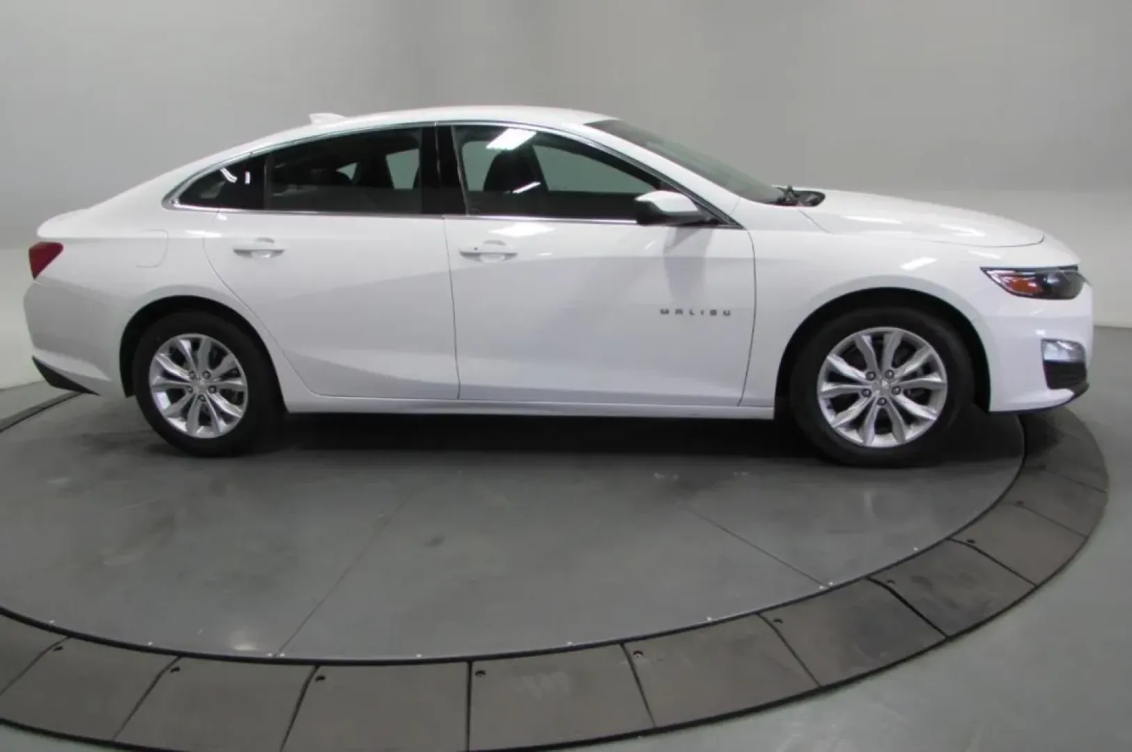 2024 /Black Chevrolet Malibu LT 1LT (1G1ZD5STXRF) with an Other engine, Automatic transmission, located at 12836 Highway 21, De Soto, MO, 63020, (636) 337-7777, 38.151867, -90.575615 - Explore the open road in style and comfort with the 2024 Chevrolet Malibu LT, an ideal choice for those seeking an affordable and practical sedan that fits seamlessly into any lifestyle. Whether you're commuting to work, shuttling the kids to school, or embarking on a weekend road trip, this pre-own - Photo#3
