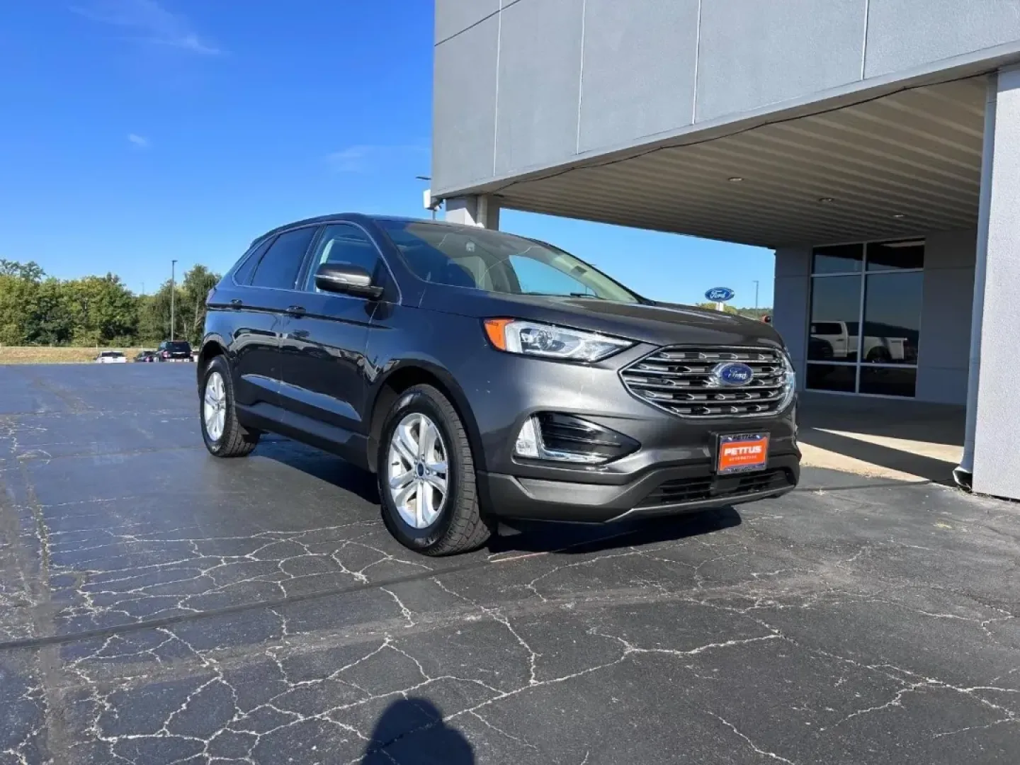 2019 /Ebony Leather Ford Edge SEL (2FMPK4J99KB) with an Twin-Scroll 2.0L EcoBoost engine, Automatic transmission, located at 141 Commercial Dr, Fredericktown, MO, 63645, (573) 783-6432, 37.570087, -90.320648 - Discover the perfect blend of comfort and versatility with this 2019 Ford Edge AWD SEL, available now at Pettus Ford Fredericktown. Whether you're commuting to work, taking the kids to school, or embarking on weekend adventures, this SUV is designed to fit seamlessly into your lifestyle. With its sp - Photo#0
