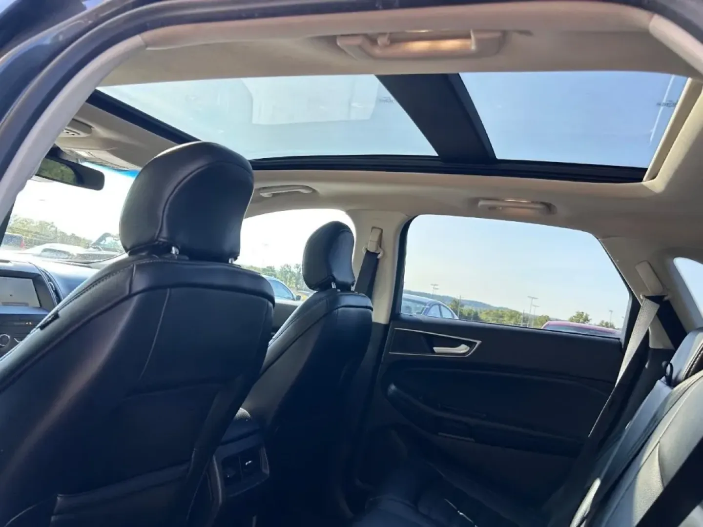 2019 /Ebony Leather Ford Edge SEL (2FMPK4J99KB) with an Twin-Scroll 2.0L EcoBoost engine, Automatic transmission, located at 141 Commercial Dr, Fredericktown, MO, 63645, (573) 783-6432, 37.570087, -90.320648 - Discover the perfect blend of comfort and versatility with this 2019 Ford Edge AWD SEL, available now at Pettus Ford Fredericktown. Whether you're commuting to work, taking the kids to school, or embarking on weekend adventures, this SUV is designed to fit seamlessly into your lifestyle. With its sp - Photo#10