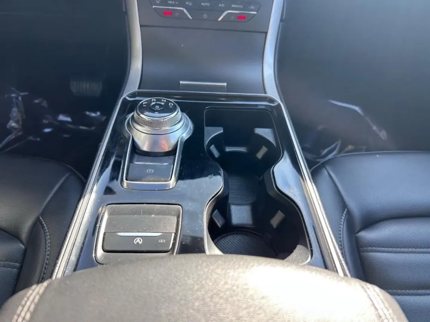 2019 /Ebony Leather Ford Edge SEL (2FMPK4J99KB) with an Twin-Scroll 2.0L EcoBoost engine, Automatic transmission, located at 141 Commercial Dr, Fredericktown, MO, 63645, (573) 783-6432, 37.570087, -90.320648 - Discover the perfect blend of comfort and versatility with this 2019 Ford Edge AWD SEL, available now at Pettus Ford Fredericktown. Whether you're commuting to work, taking the kids to school, or embarking on weekend adventures, this SUV is designed to fit seamlessly into your lifestyle. With its sp - Photo#17