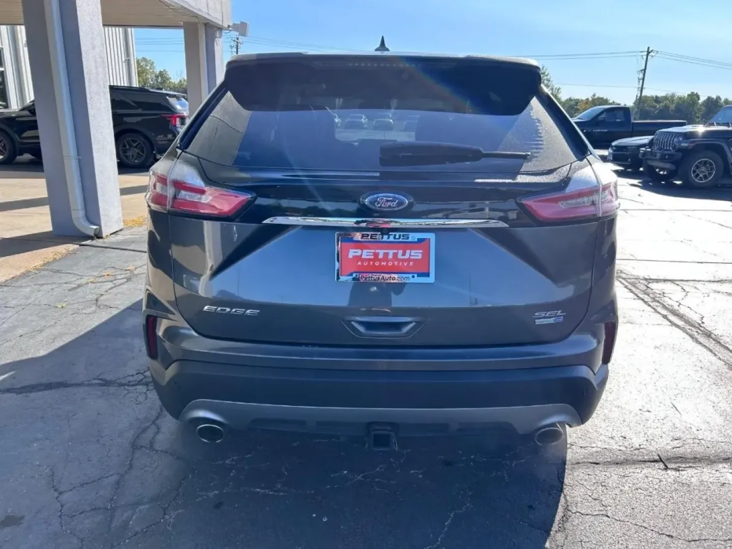 2019 /Ebony Leather Ford Edge SEL (2FMPK4J99KB) with an Twin-Scroll 2.0L EcoBoost engine, Automatic transmission, located at 141 Commercial Dr, Fredericktown, MO, 63645, (573) 783-6432, 37.570087, -90.320648 - Discover the perfect blend of comfort and versatility with this 2019 Ford Edge AWD SEL, available now at Pettus Ford Fredericktown. Whether you're commuting to work, taking the kids to school, or embarking on weekend adventures, this SUV is designed to fit seamlessly into your lifestyle. With its sp - Photo#3