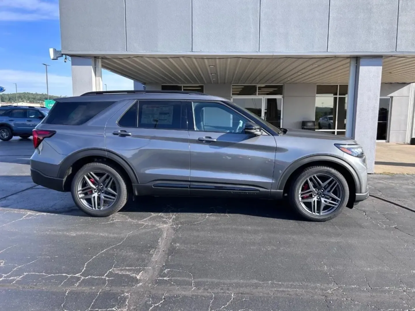 2025 /Onyx Leather Trimmed Ford Explorer ST (1FMWK8GC0SG) with an 3.0L EcoBoost V6 engine, Automatic transmission, located at 141 Commercial Dr, Fredericktown, MO, 63645, (573) 783-6432, 37.570087, -90.320648 - **Discover Adventure with the 2025 Ford Explorer ST at Pettus Ford Fredericktown!**<br /> <br /> If you're looking for a vehicle that effortlessly combines family-friendly functionality with rugged adventure, the 2025 Ford Explorer ST is the perfect choice for you. This sport utility vehicle (SUV) i - Photo#1